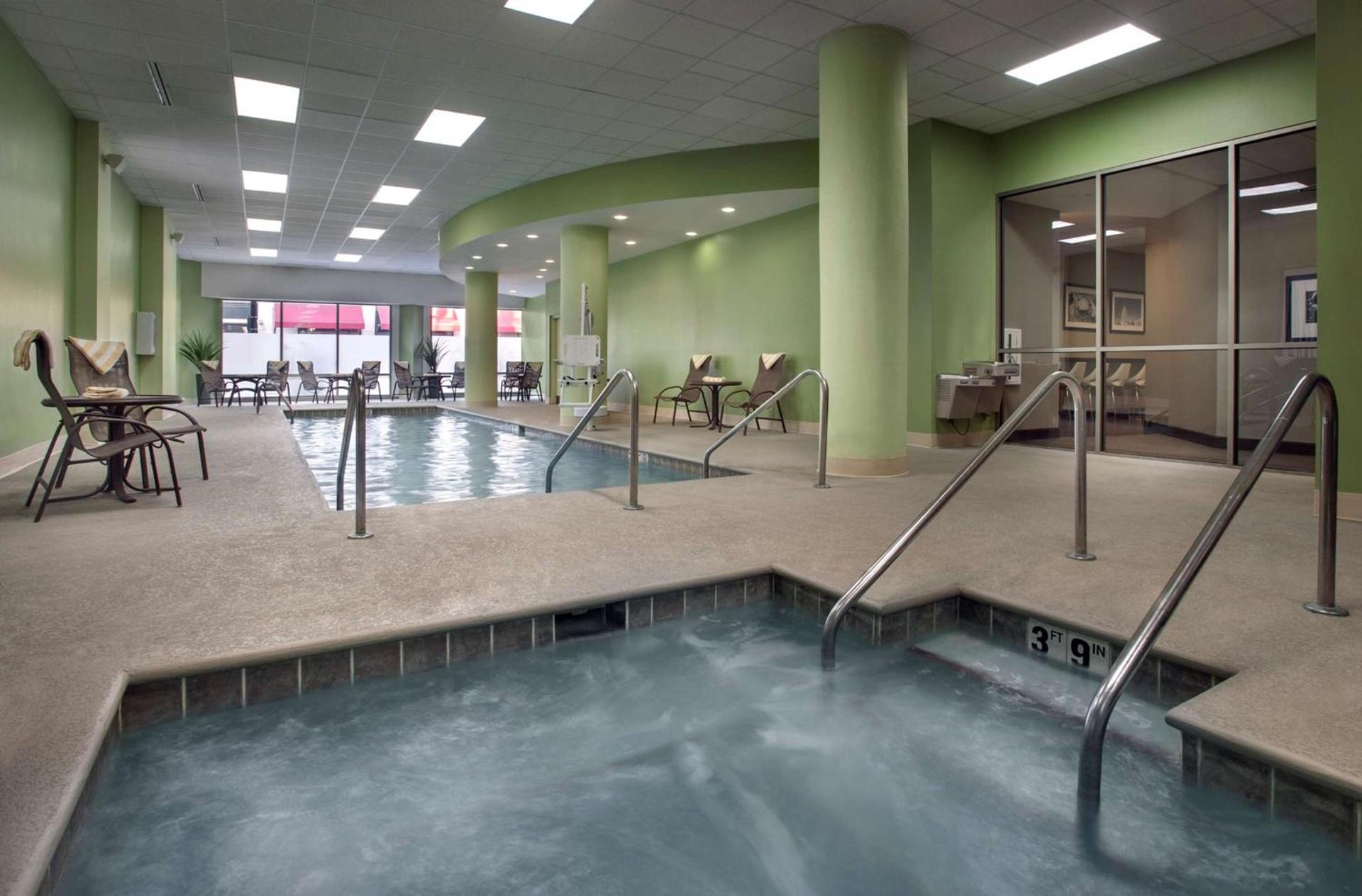 Hampton Inn & Suites Milwaukee Downtown photo 5