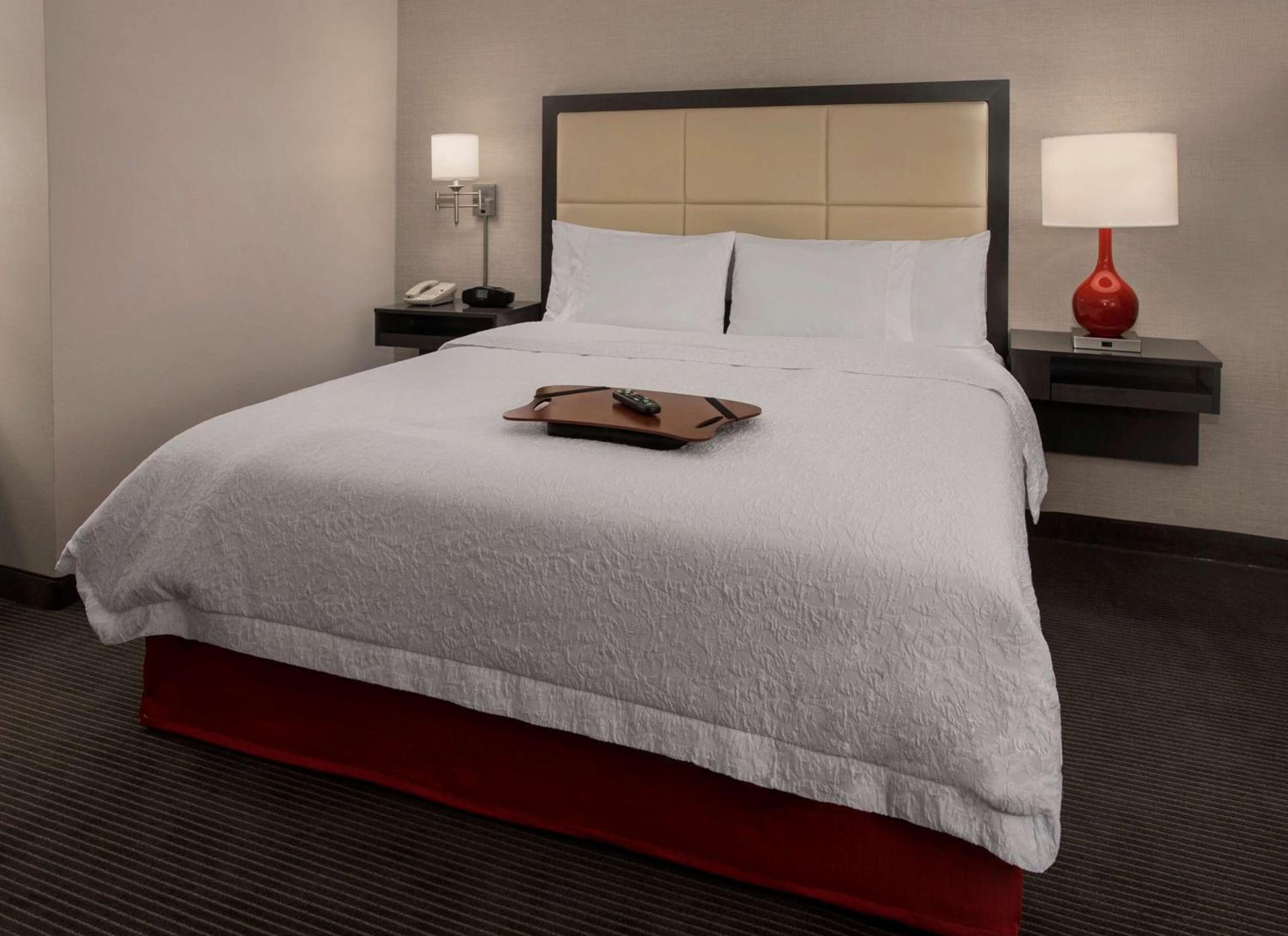 Hampton Inn & Suites Milwaukee Downtown photo 8