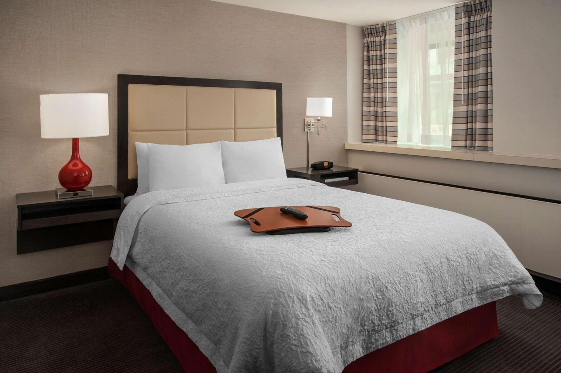 Hampton Inn & Suites Milwaukee Downtown photo 11