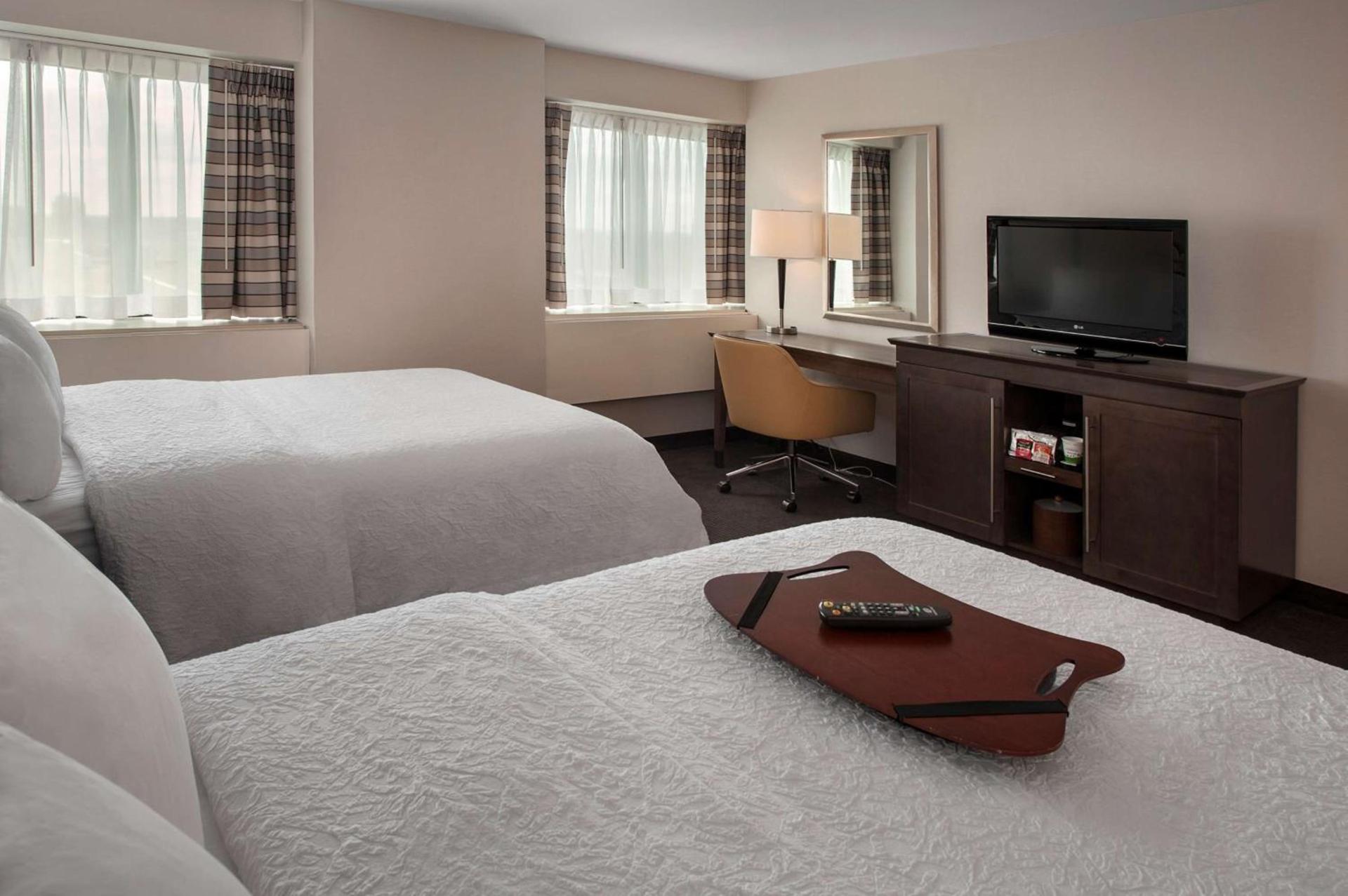 Hampton Inn & Suites Milwaukee Downtown photo 13