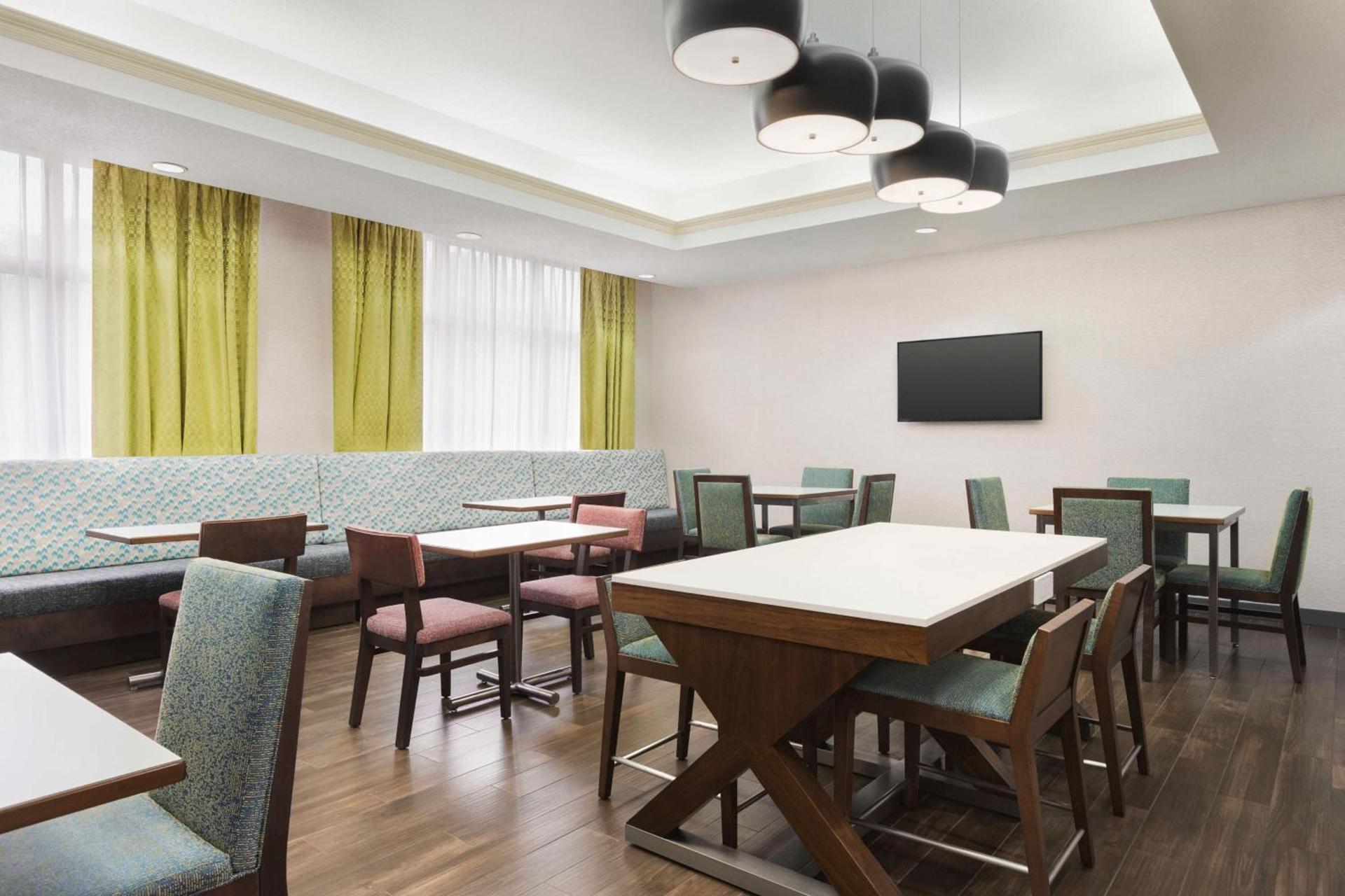 Hampton Inn Quakertown photo 11