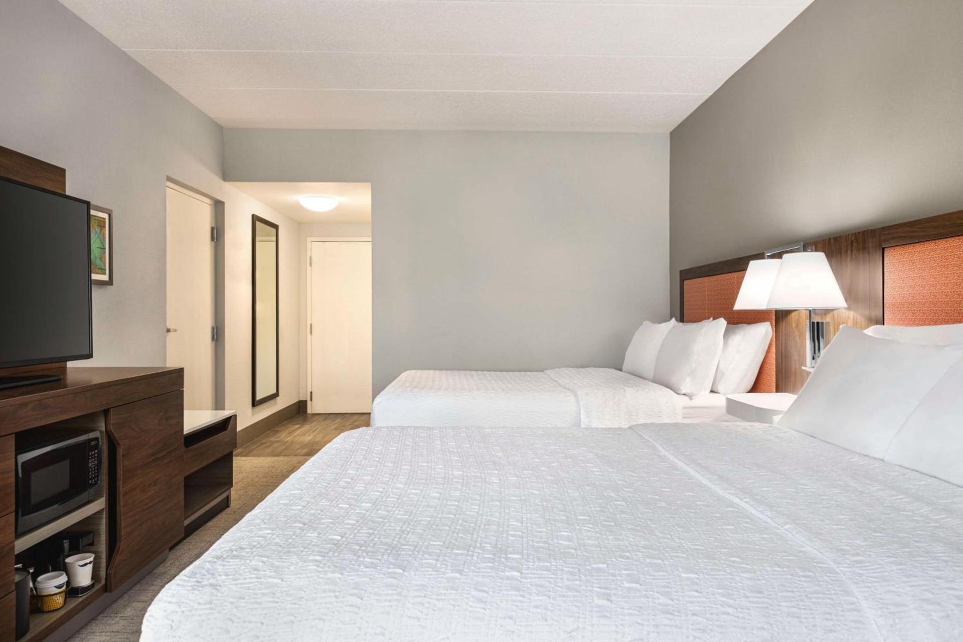 Hampton Inn Quakertown photo 17