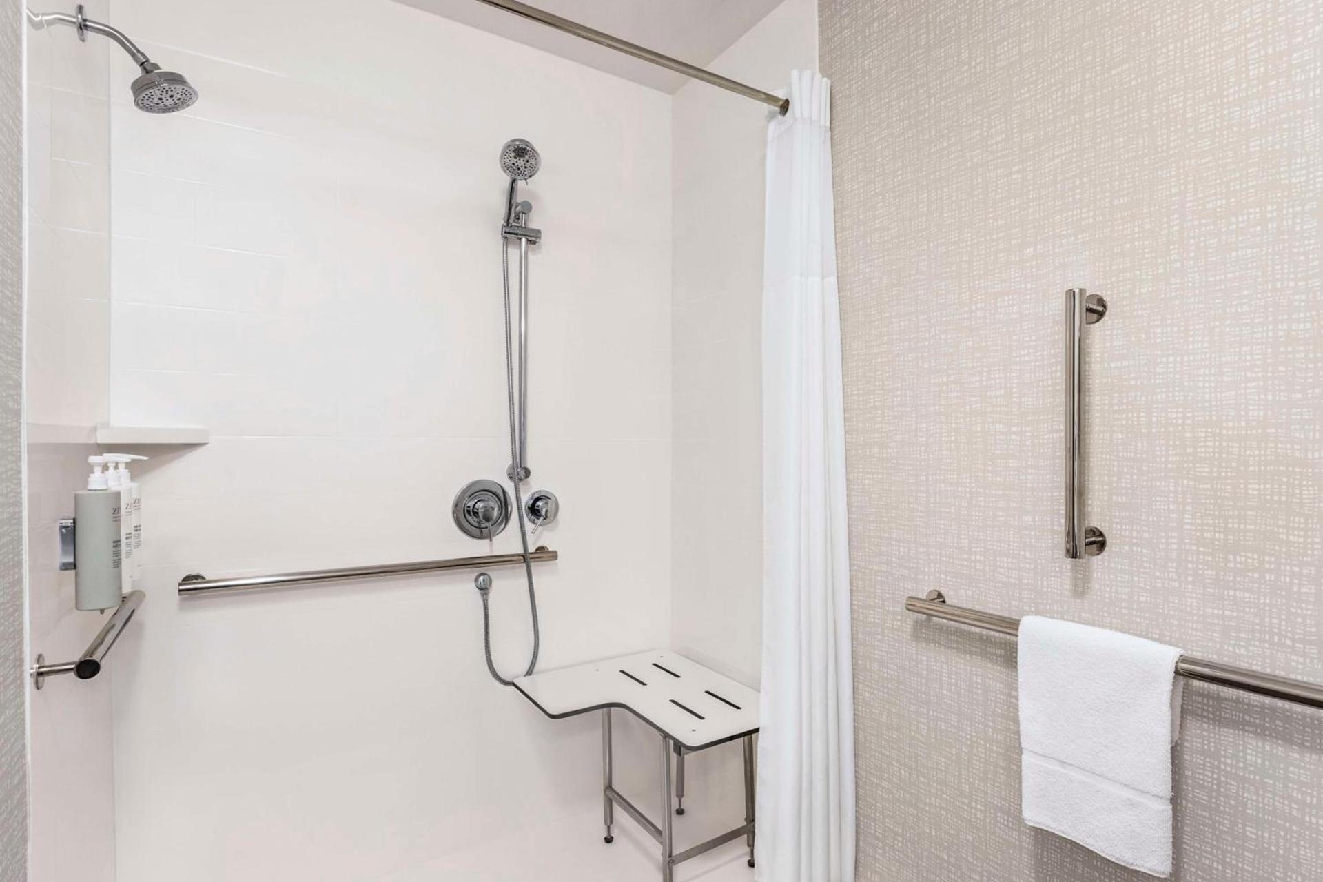 Hampton Inn Quakertown photo 21
