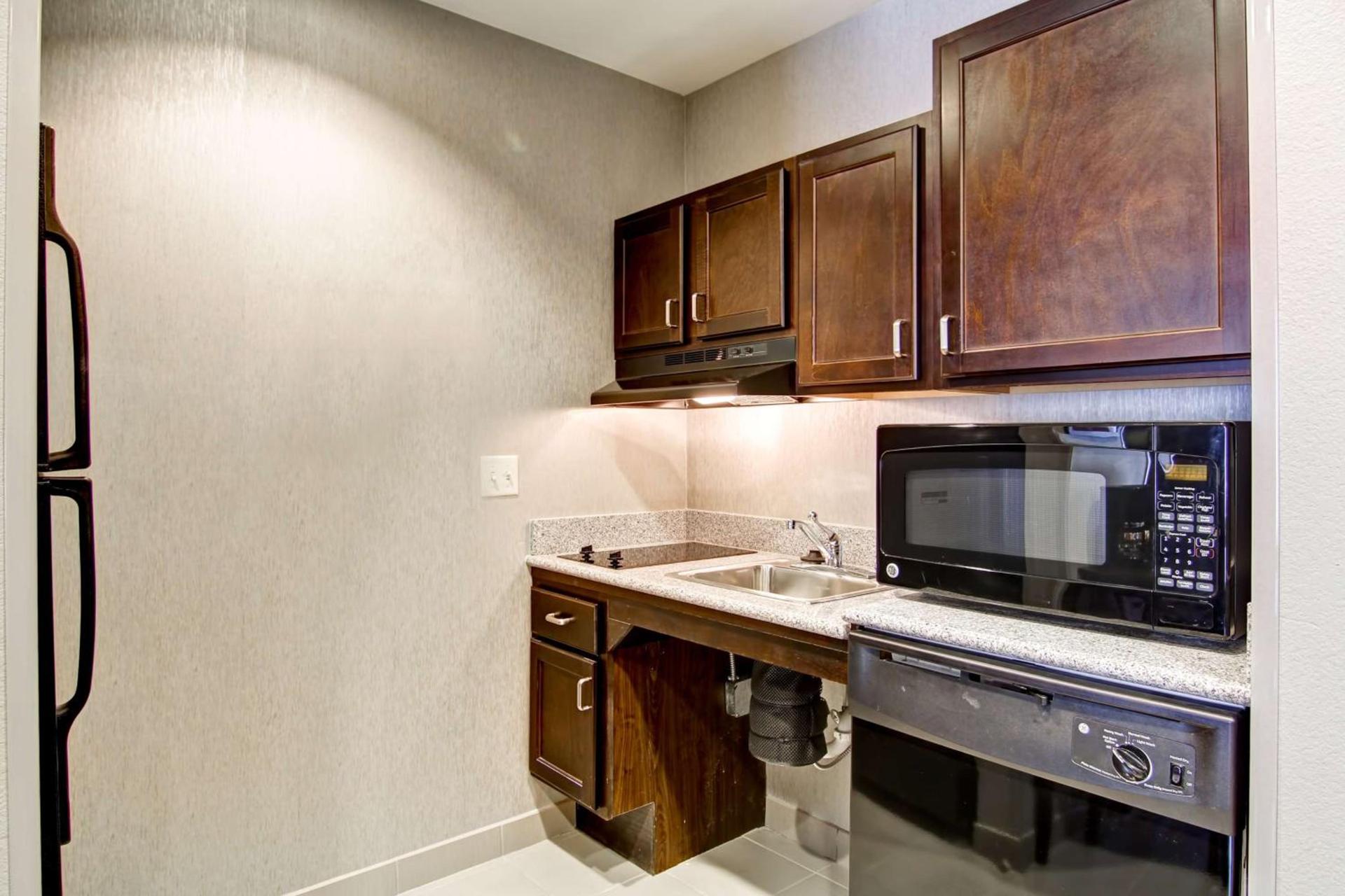 Homewood Suites by Hilton Leesburg photo 16