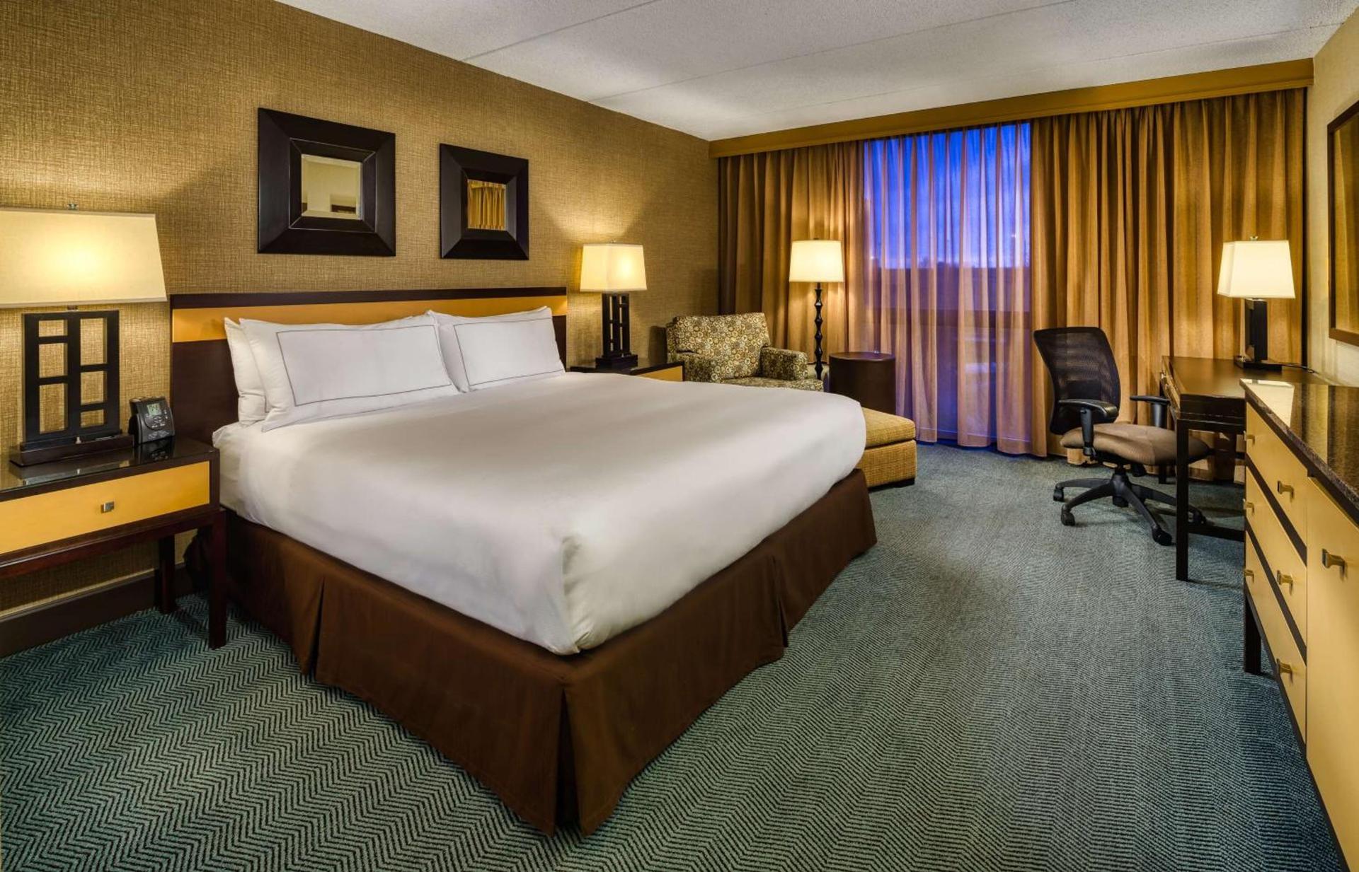 DoubleTree by Hilton Chicago - Arlington Heights photo 5