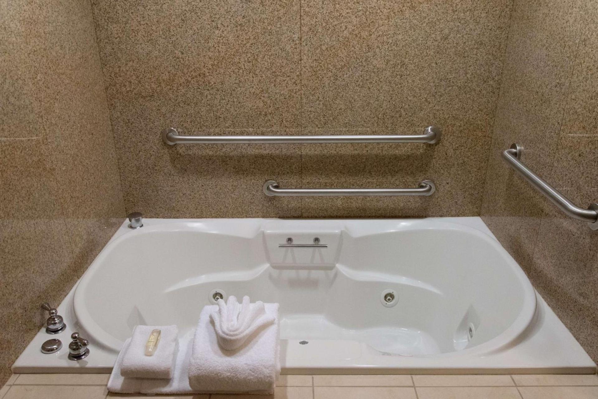 Hilton Garden Inn Laramie photo 32