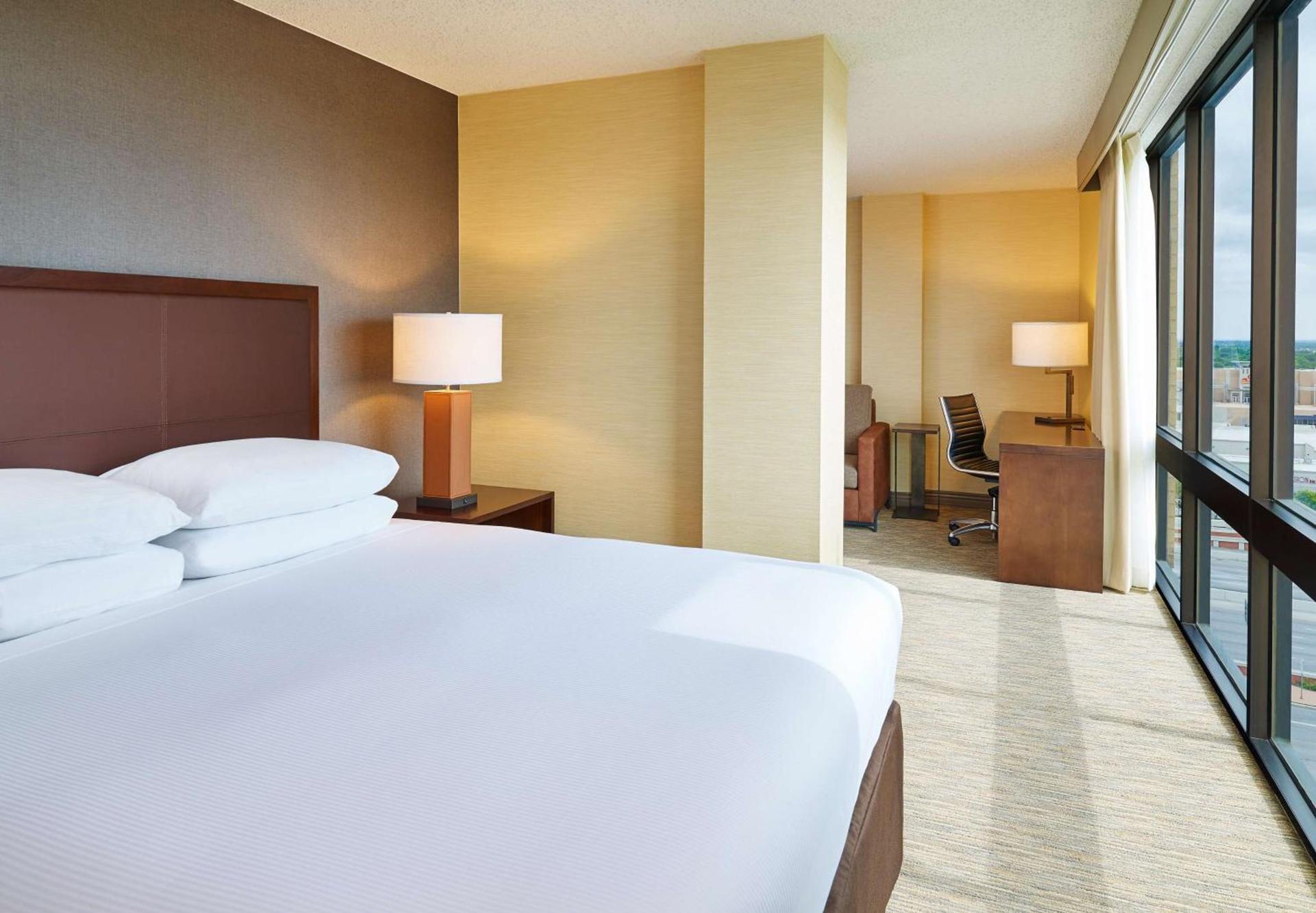 DoubleTree by Hilton San Antonio Airport photo 22