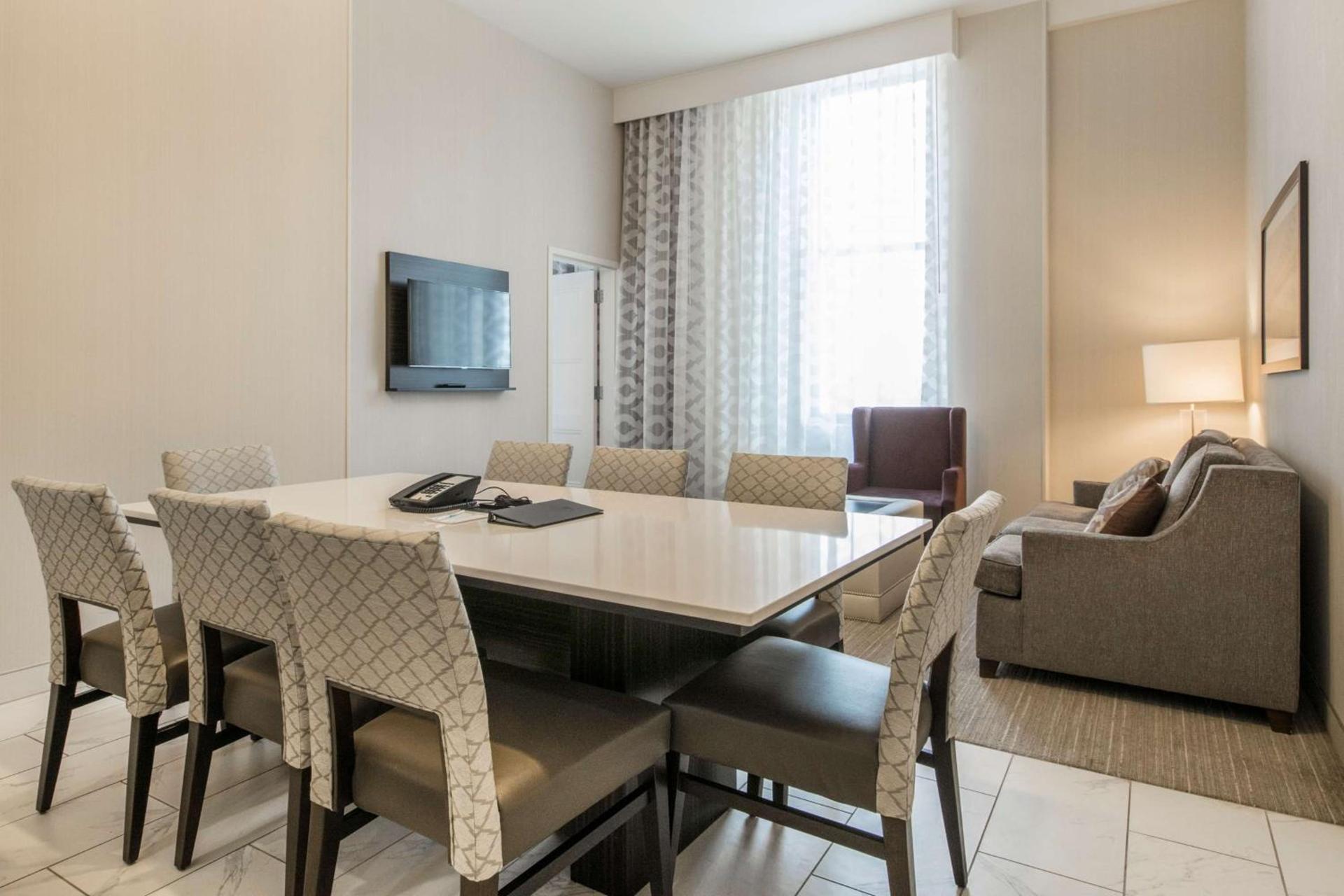 Embassy Suites Louisville Downtown photo 60