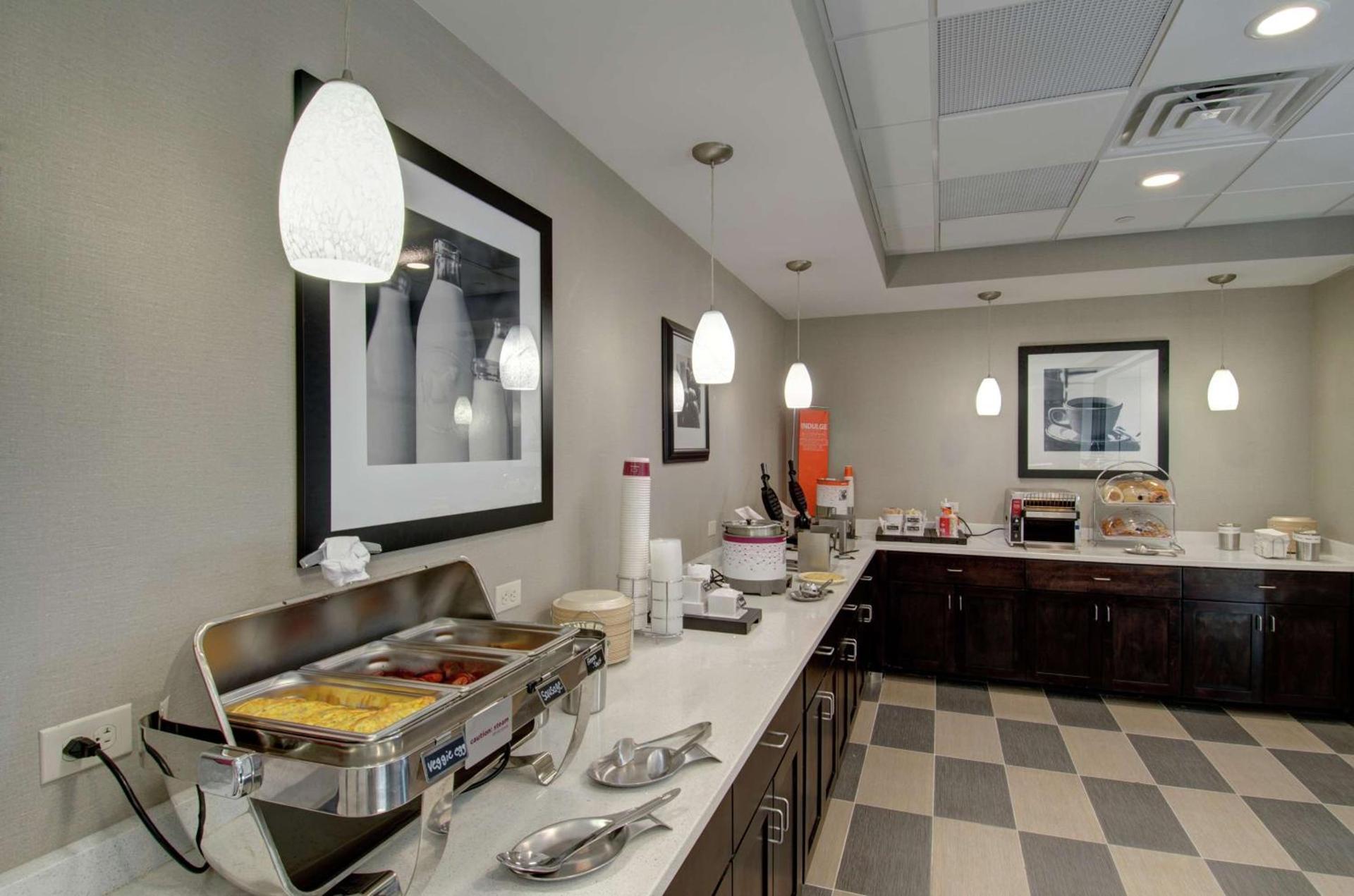 Hampton Inn & Suites Springfield Downtown photo 9