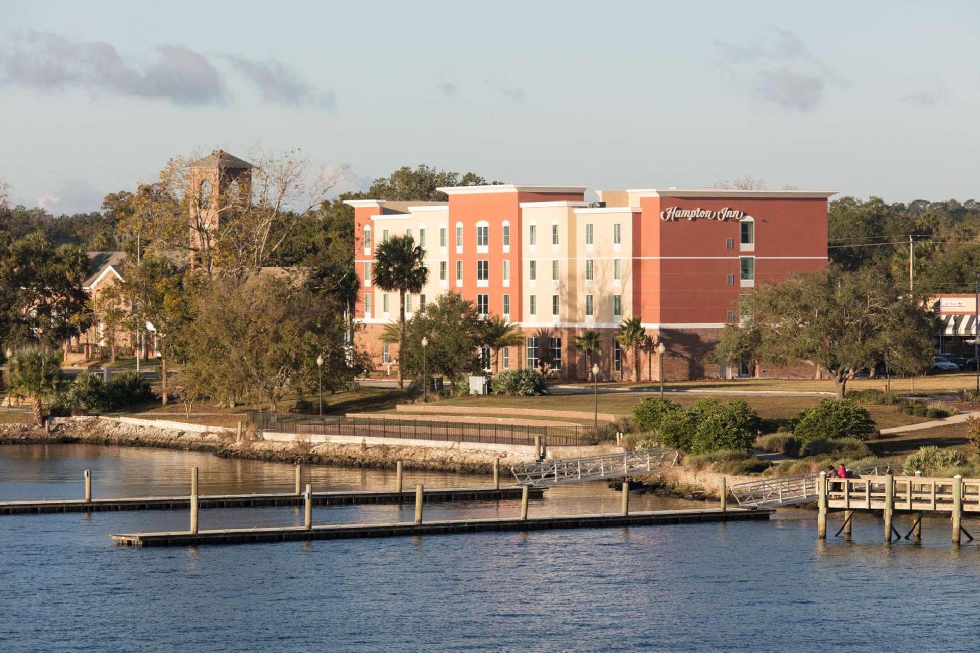 Hampton Inn - Palatka photo 2