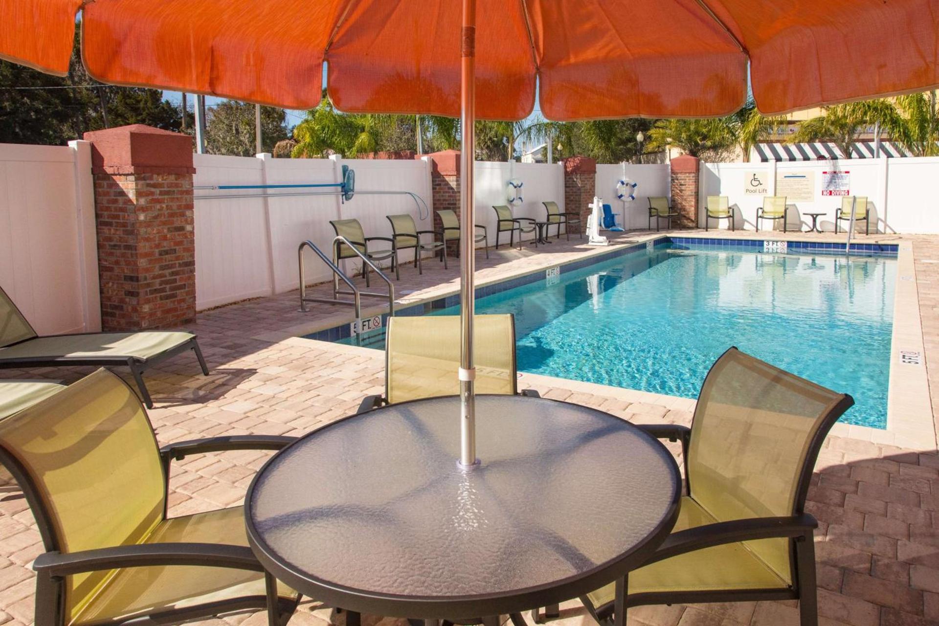 Hampton Inn - Palatka photo 7