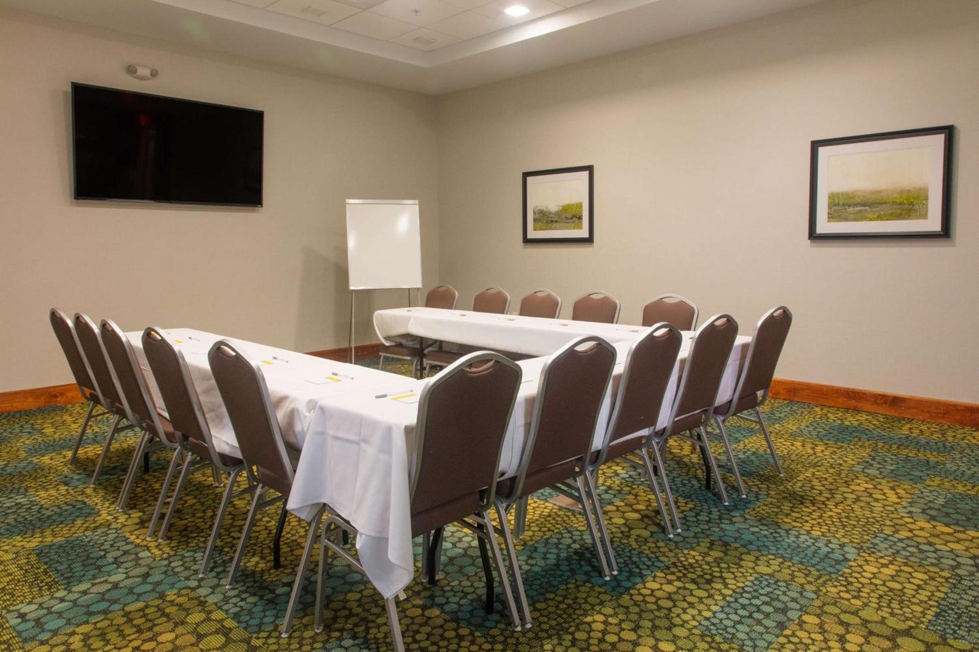 Hampton Inn - Palatka photo 38