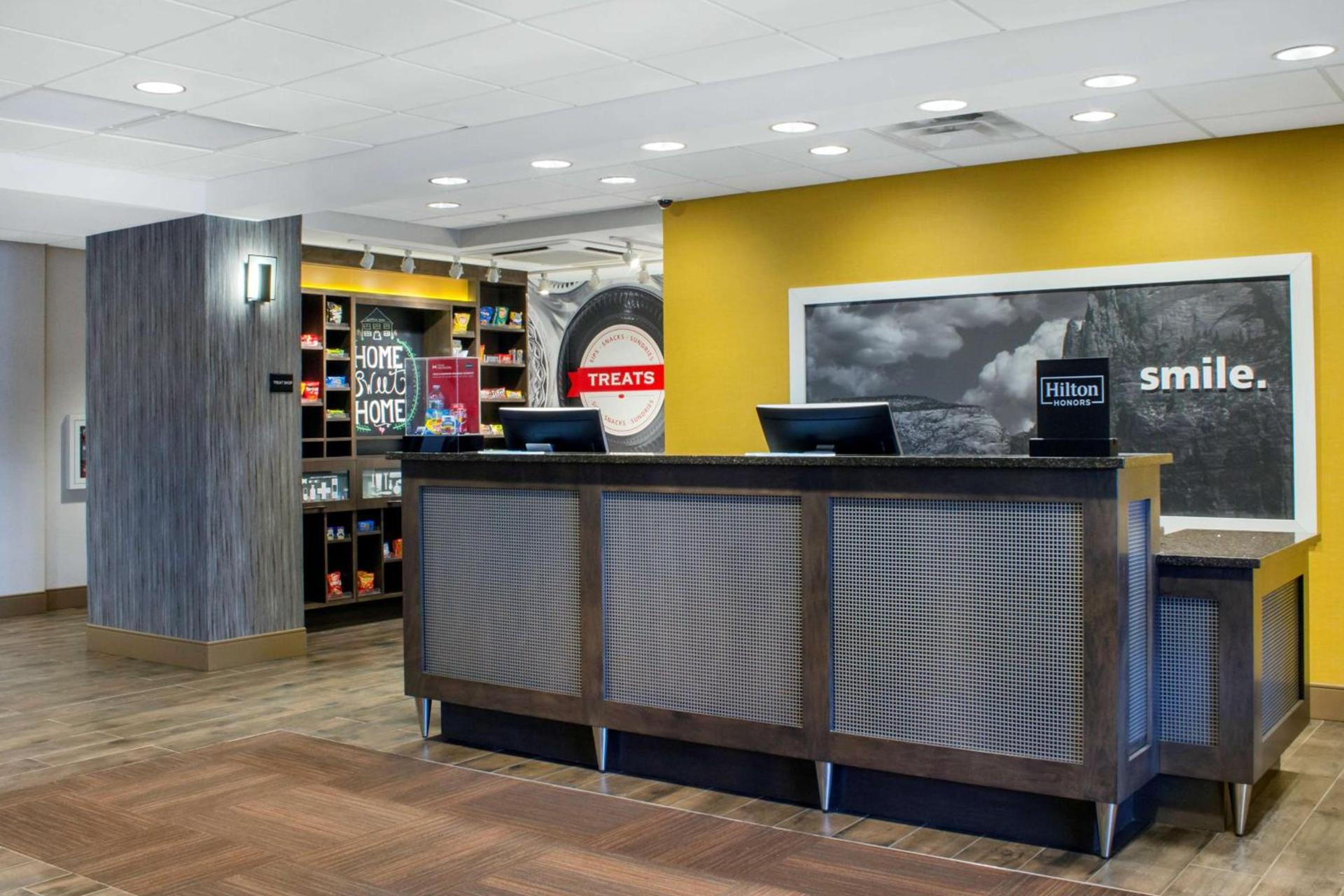 Hampton Inn Parker, AZ photo 12
