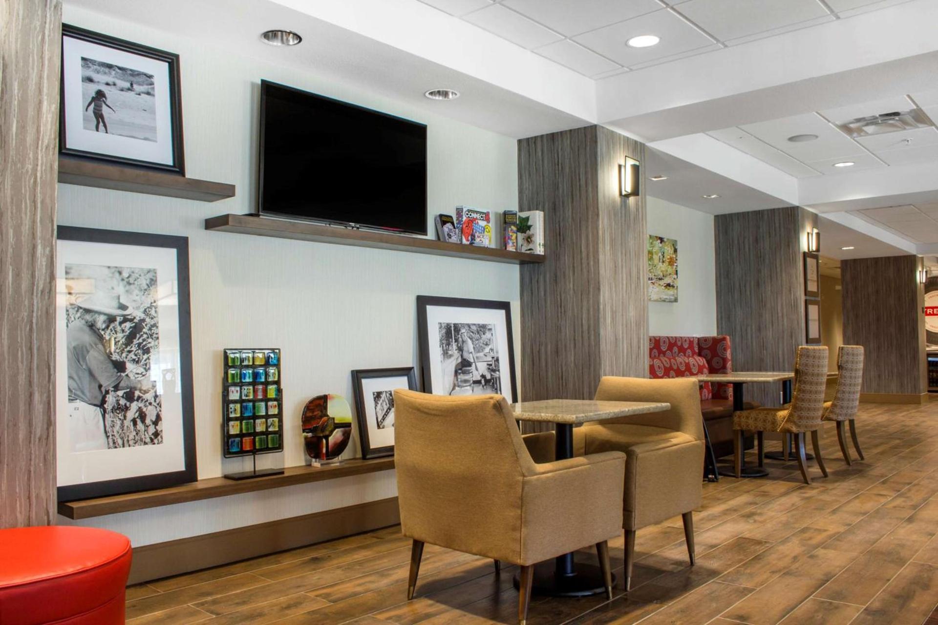 Hampton Inn Parker, AZ photo 11