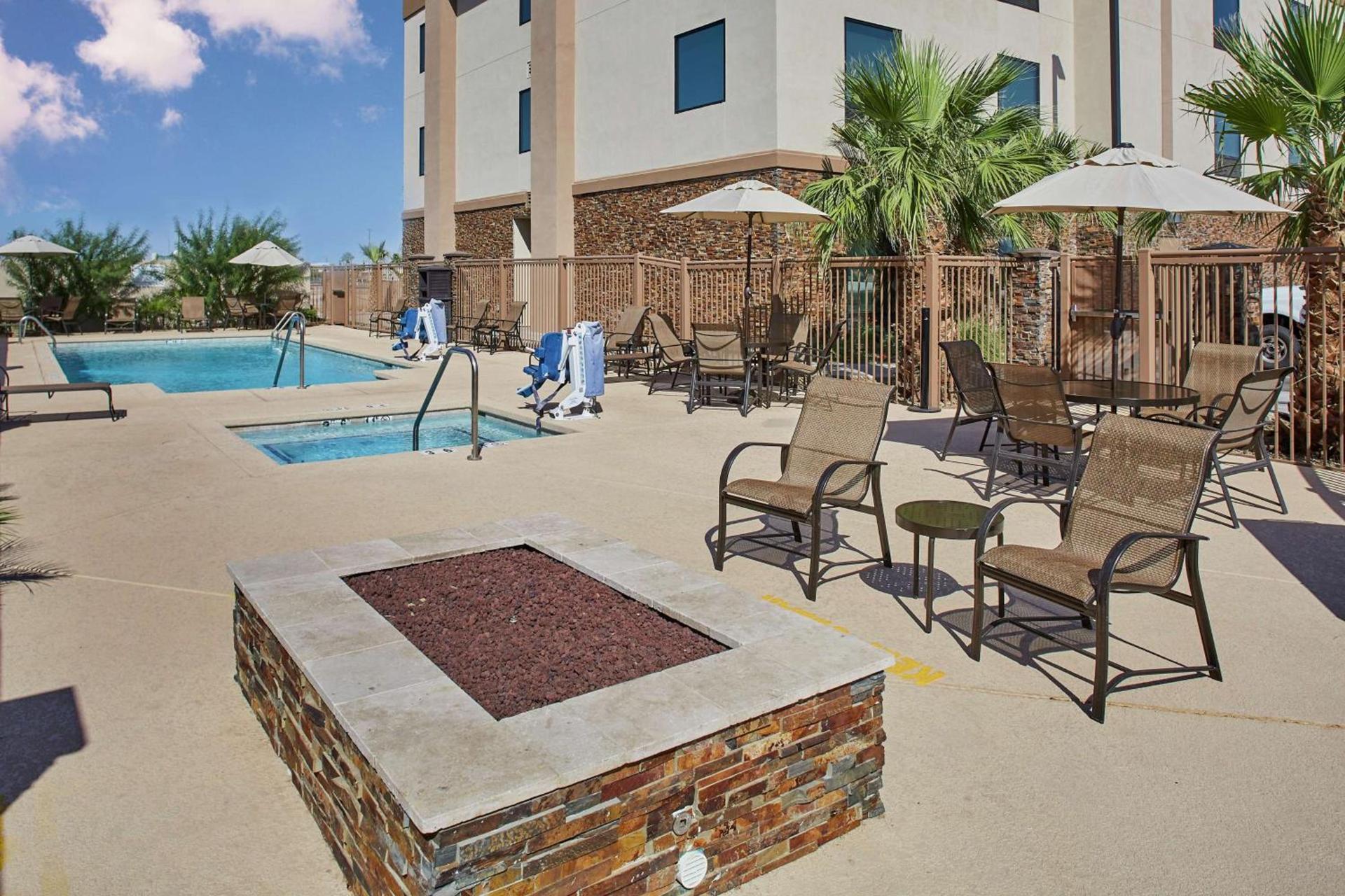 Hampton Inn Parker, AZ photo 13
