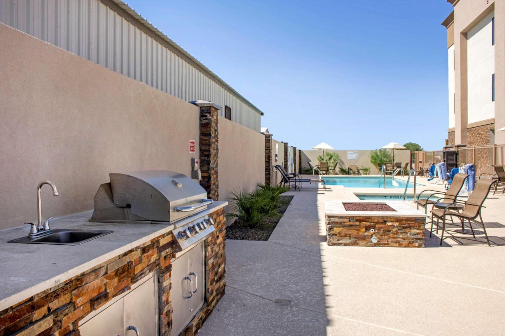 Hampton Inn Parker, AZ photo 18