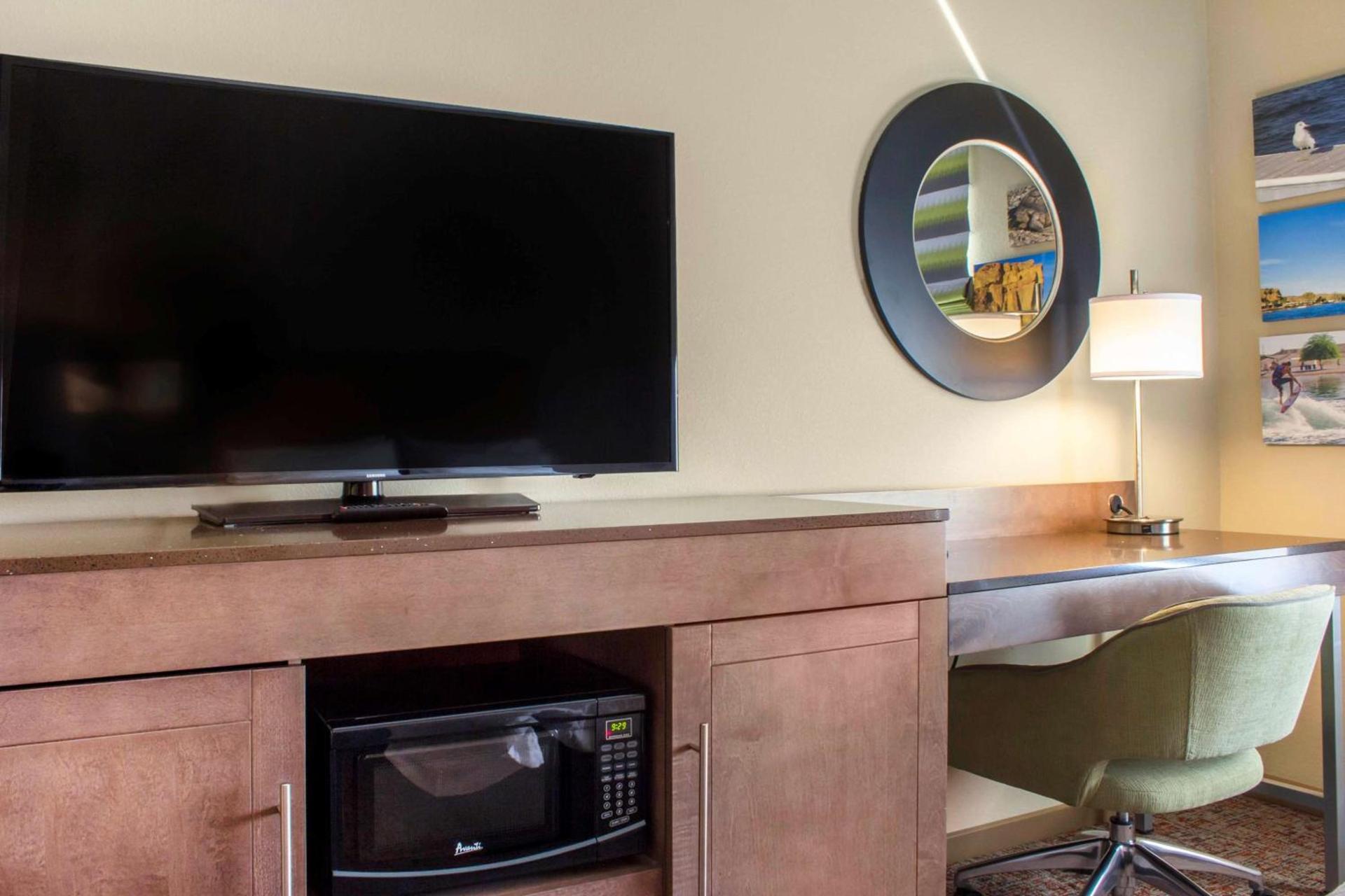 Hampton Inn Parker, AZ photo 37