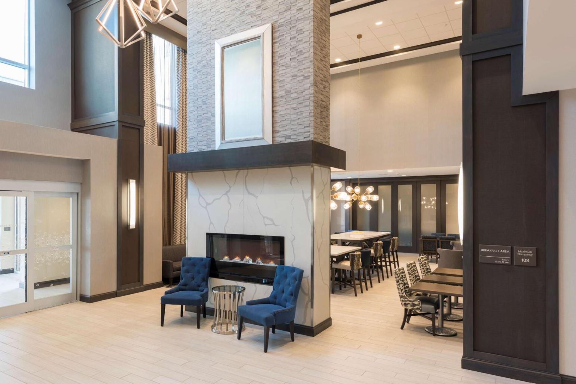 Hampton Inn & Suites Indianapolis-Keystone, IN photo 3