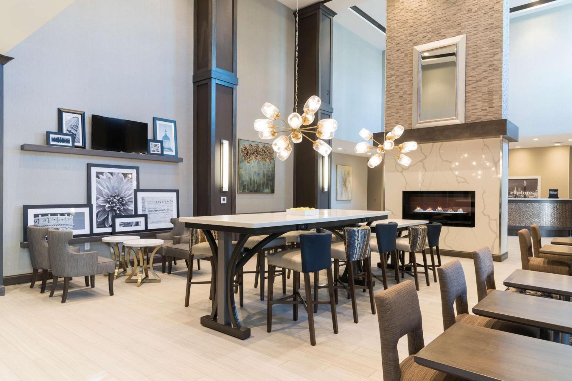 Hampton Inn & Suites Indianapolis-Keystone, IN photo 6