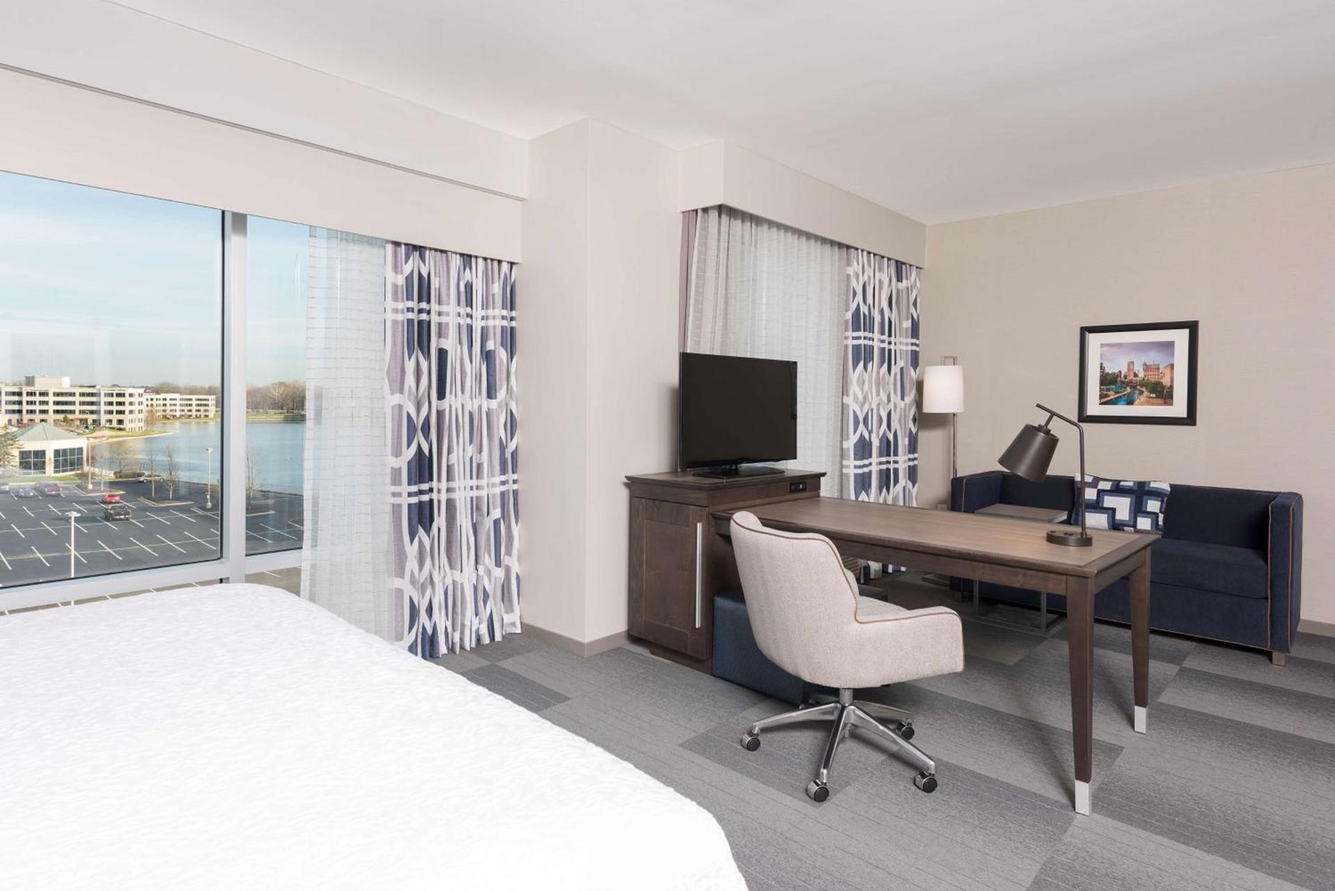 Hampton Inn & Suites Indianapolis-Keystone, IN photo 16