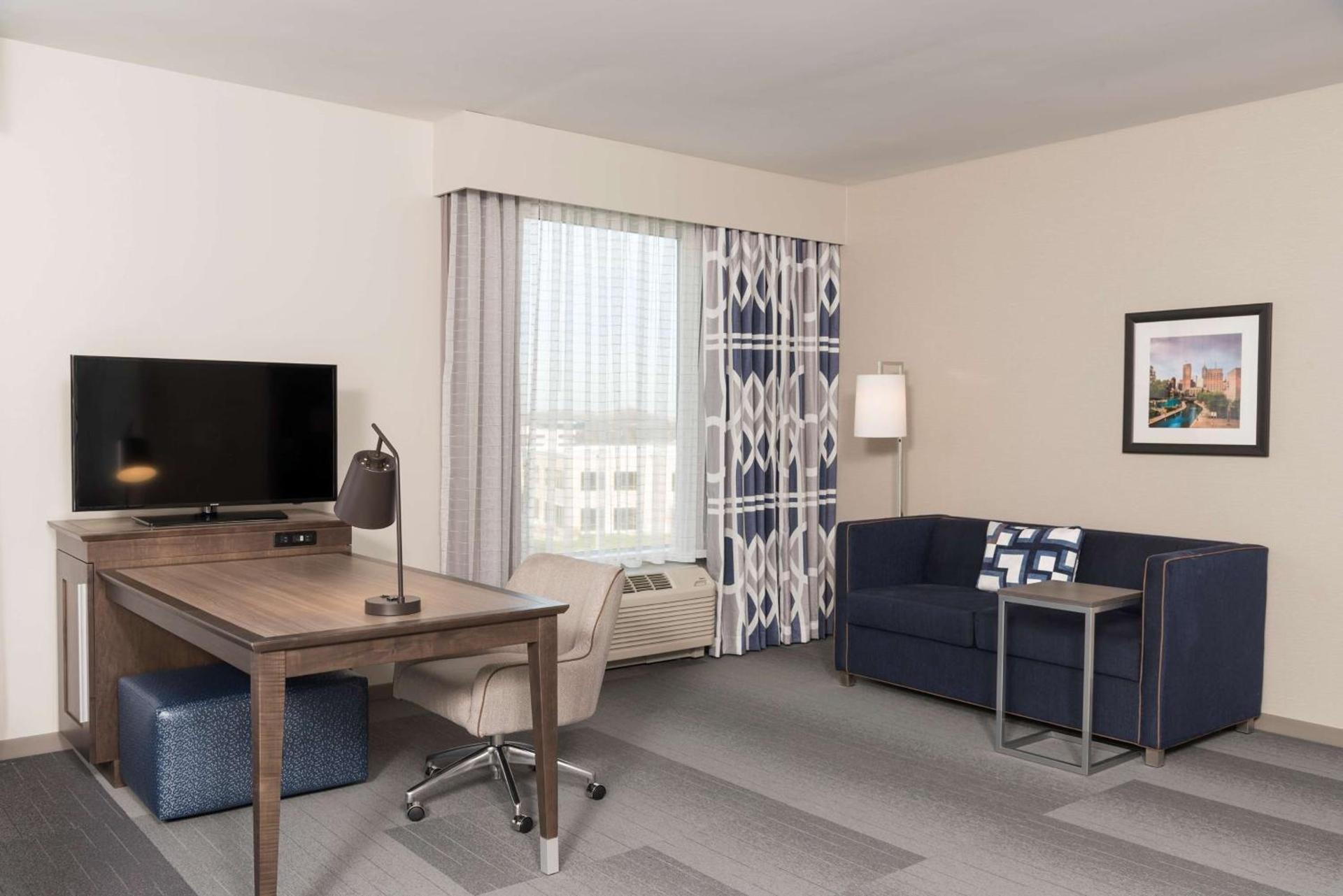 Hampton Inn & Suites Indianapolis-Keystone, IN photo 28