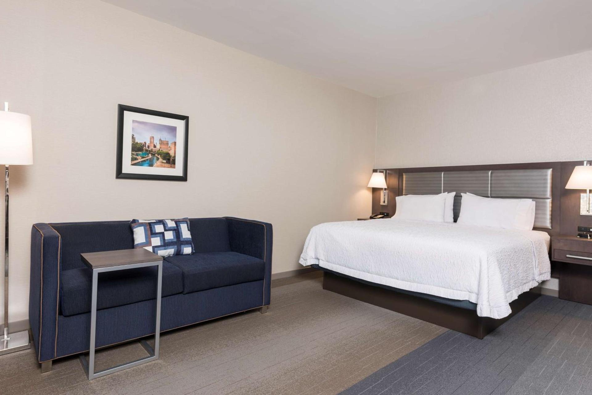 Hampton Inn & Suites Indianapolis-Keystone, IN photo 29