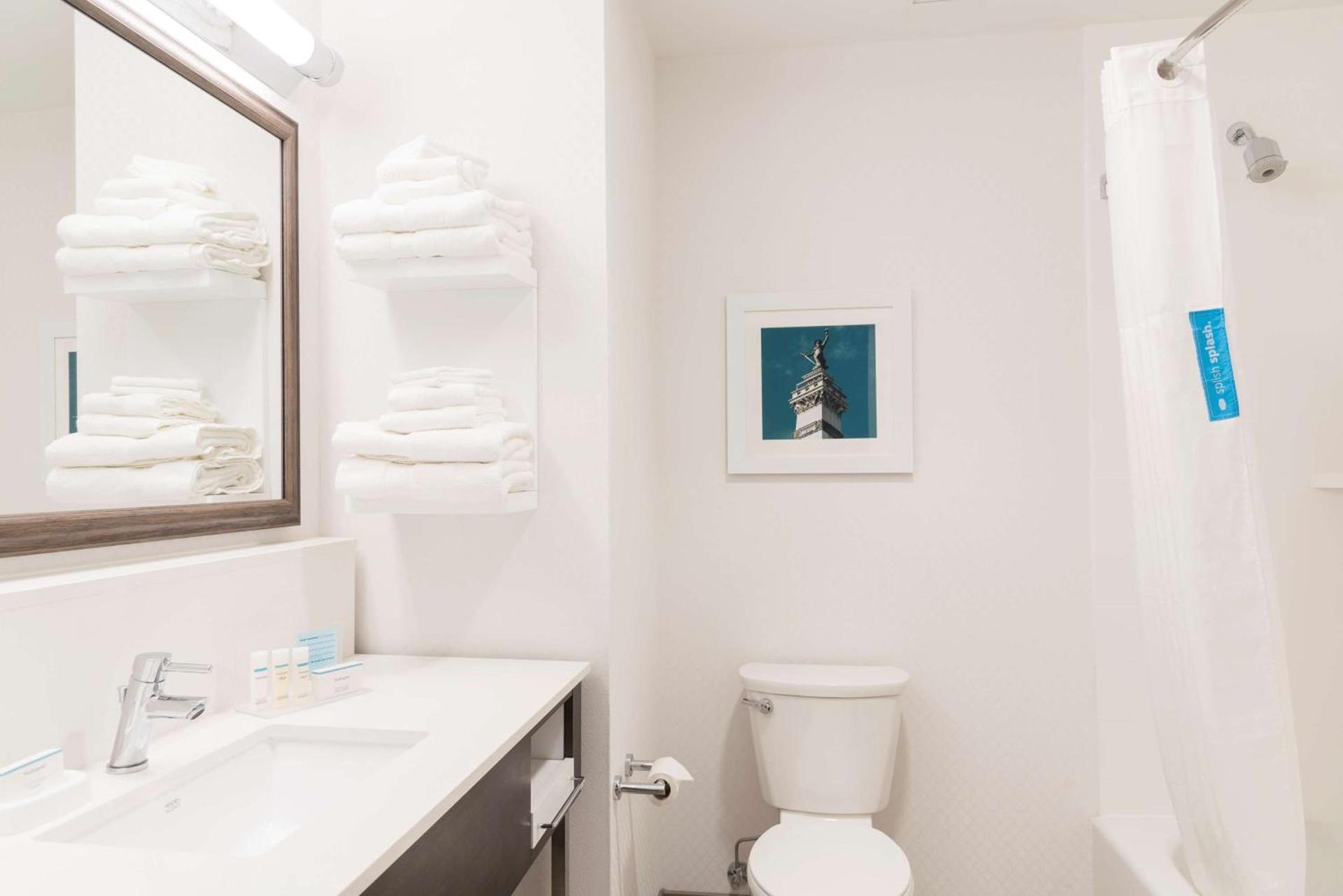 Hampton Inn & Suites Indianapolis-Keystone, IN photo 31