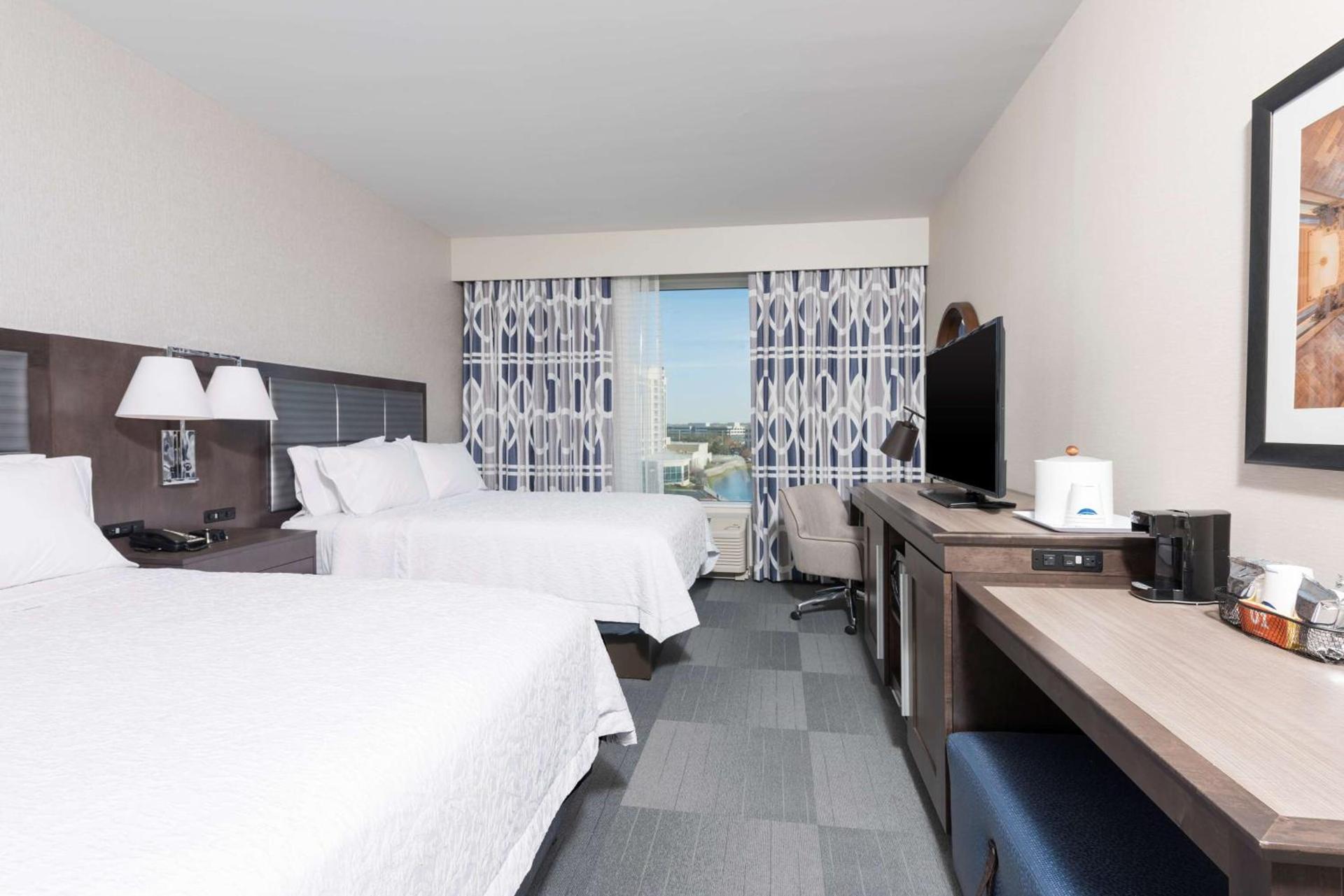 Hampton Inn & Suites Indianapolis-Keystone, IN photo 32