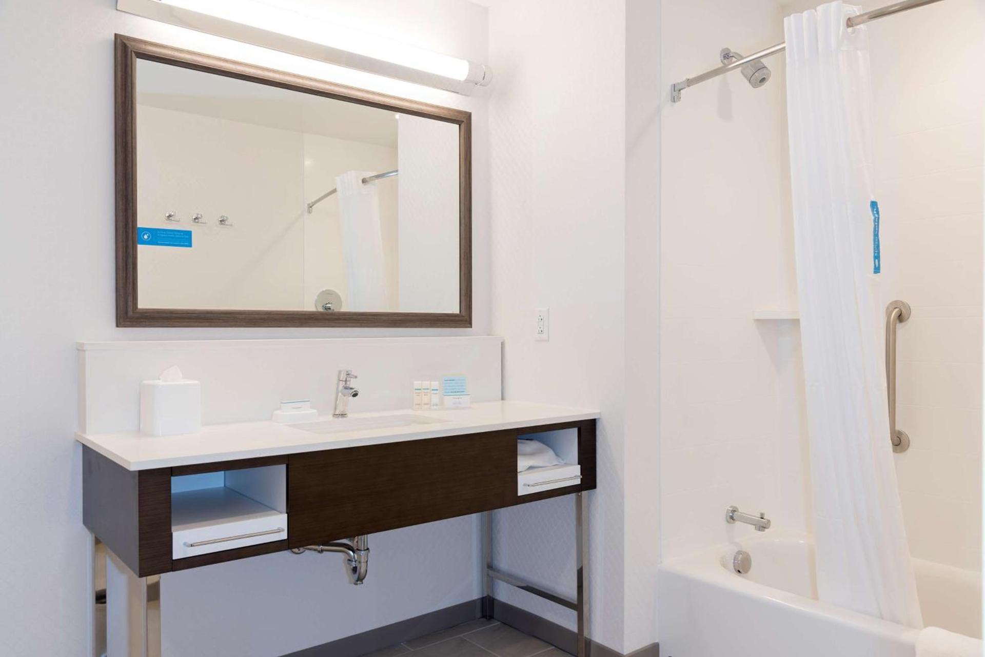Hampton Inn & Suites Indianapolis-Keystone, IN photo 35