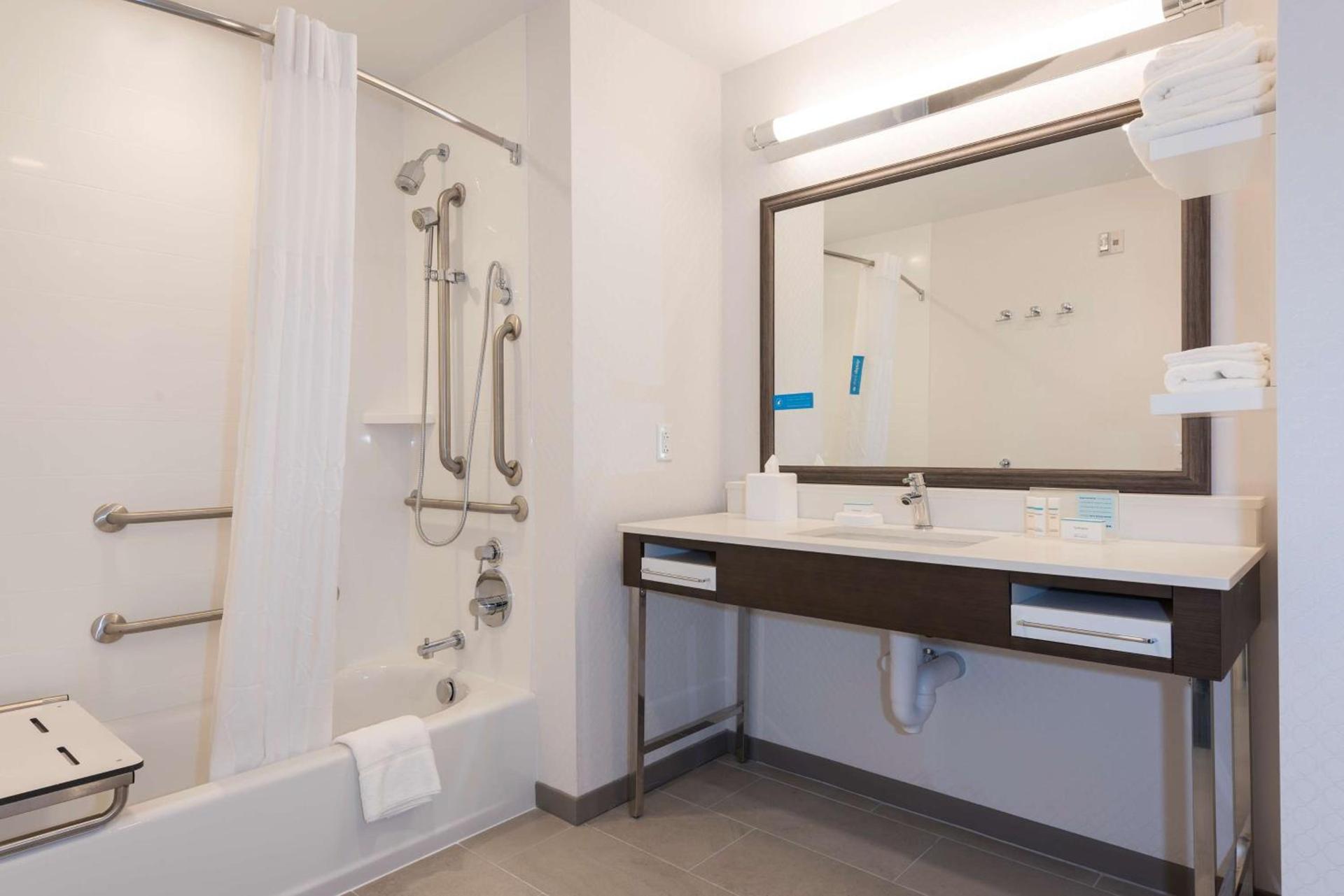 Hampton Inn & Suites Indianapolis-Keystone, IN photo 36