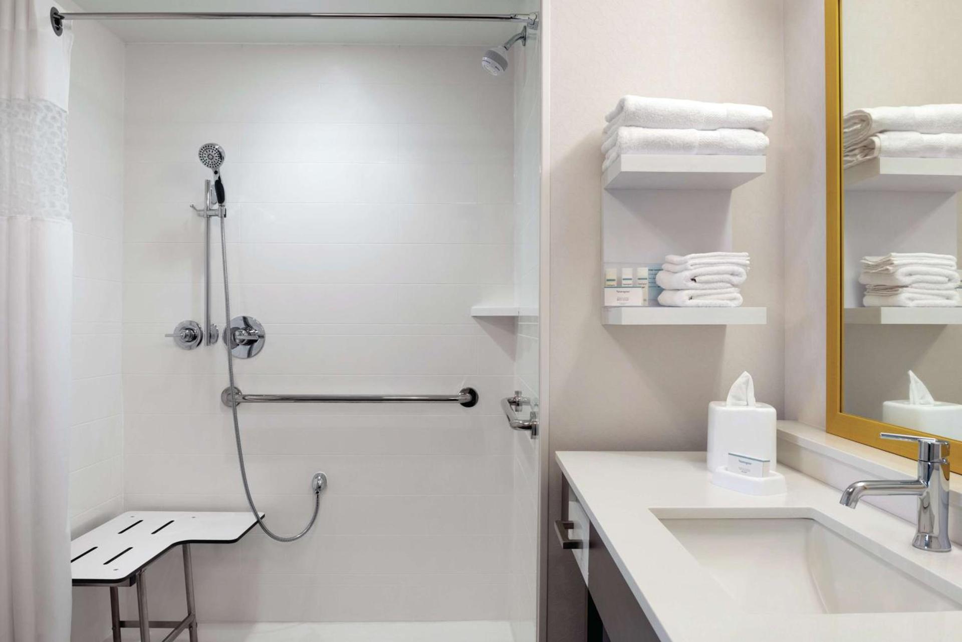Hampton Inn Champaign Southwest photo 17