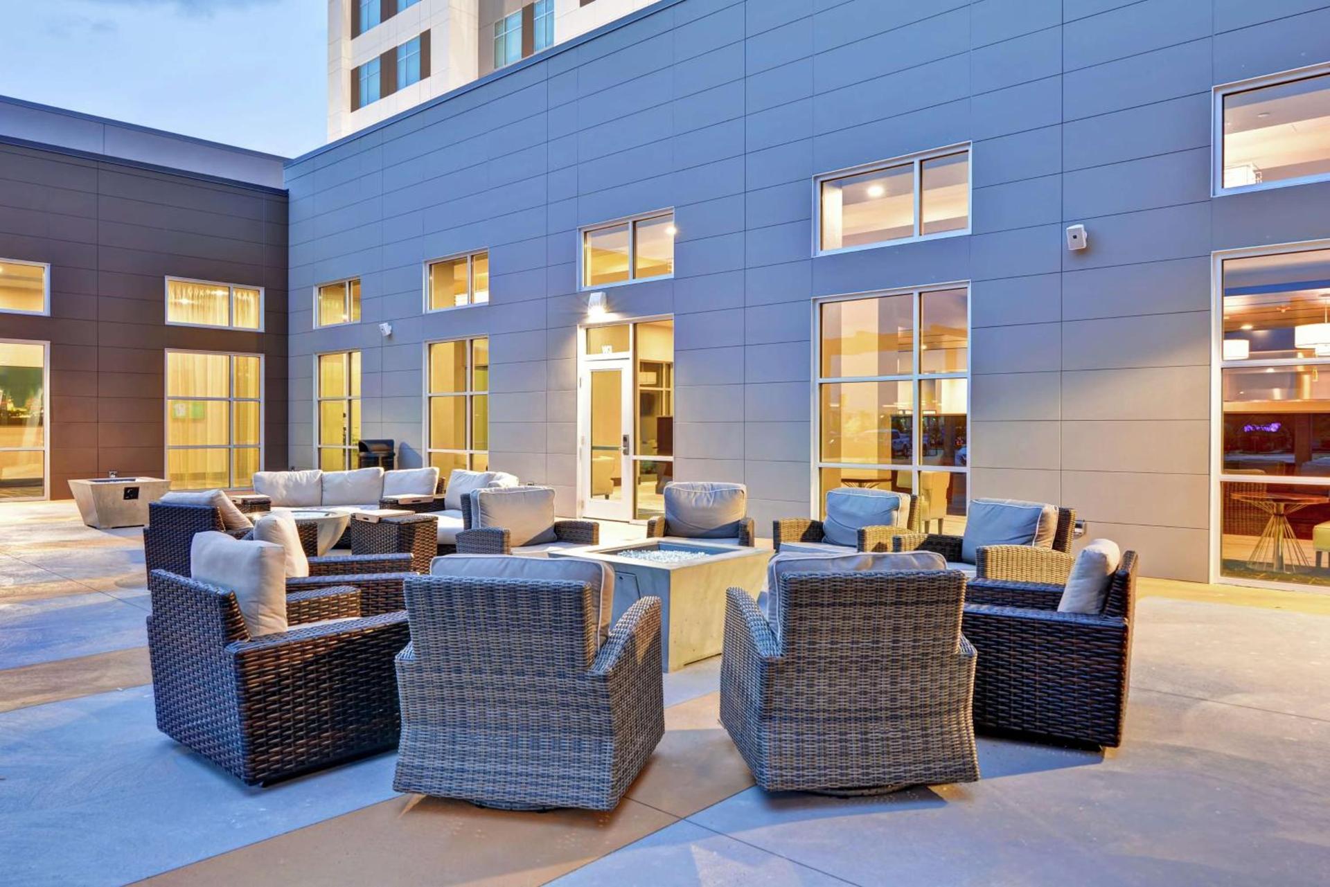 Embassy Suites By Hilton Plainfield Indianapolis Airport photo 3