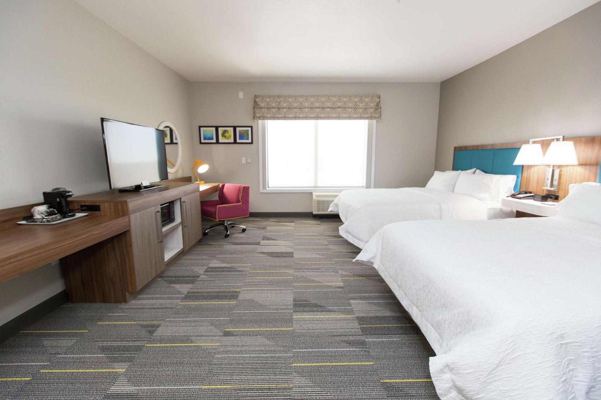 Hampton Inn Mustang photo 34