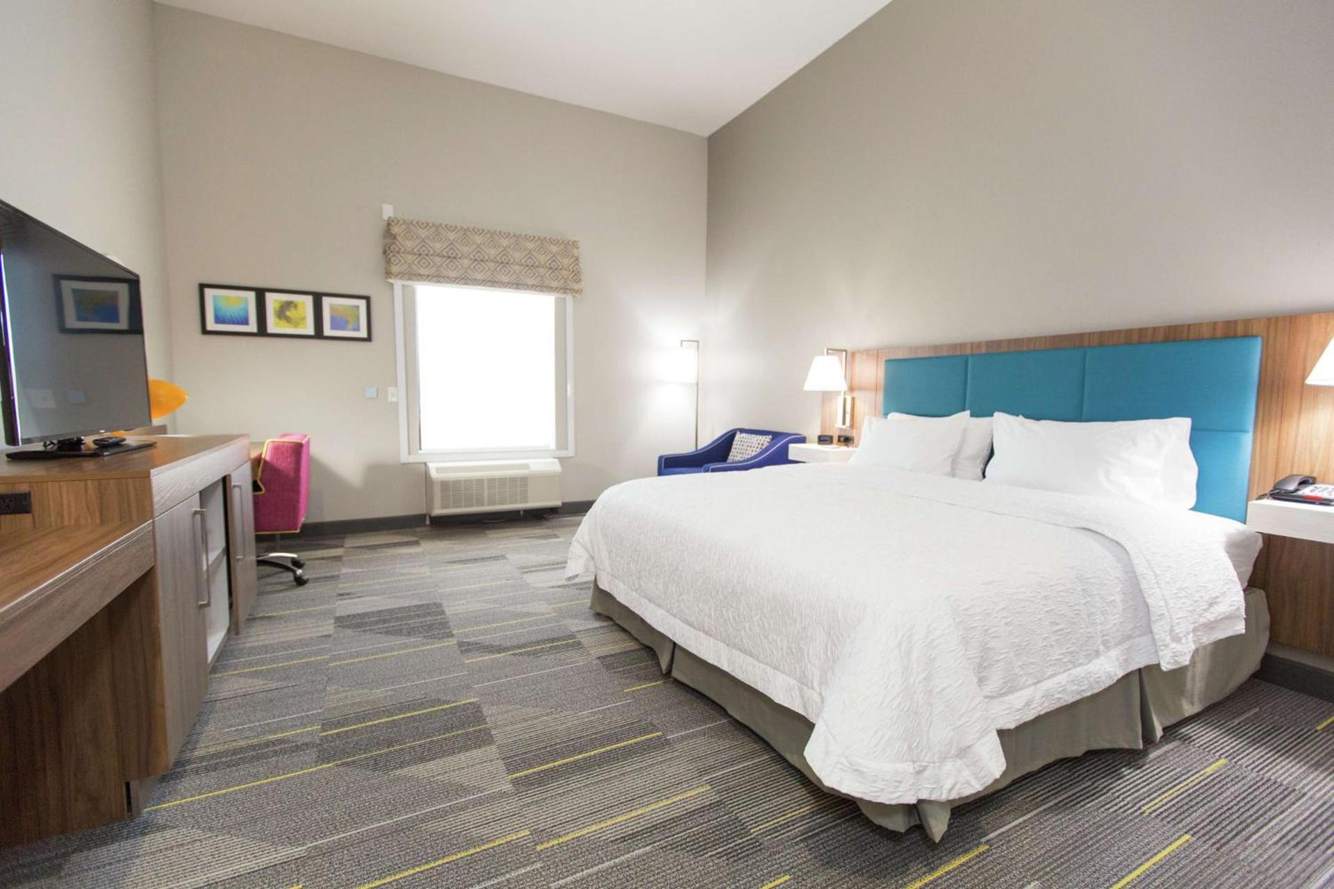 Hampton Inn Mustang photo 43