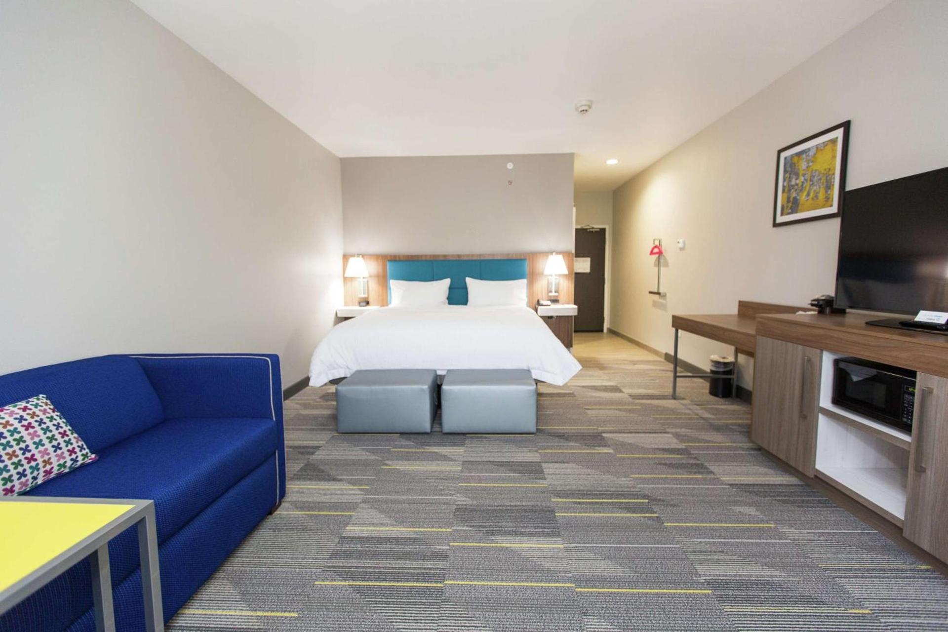 Hampton Inn Mustang photo 55