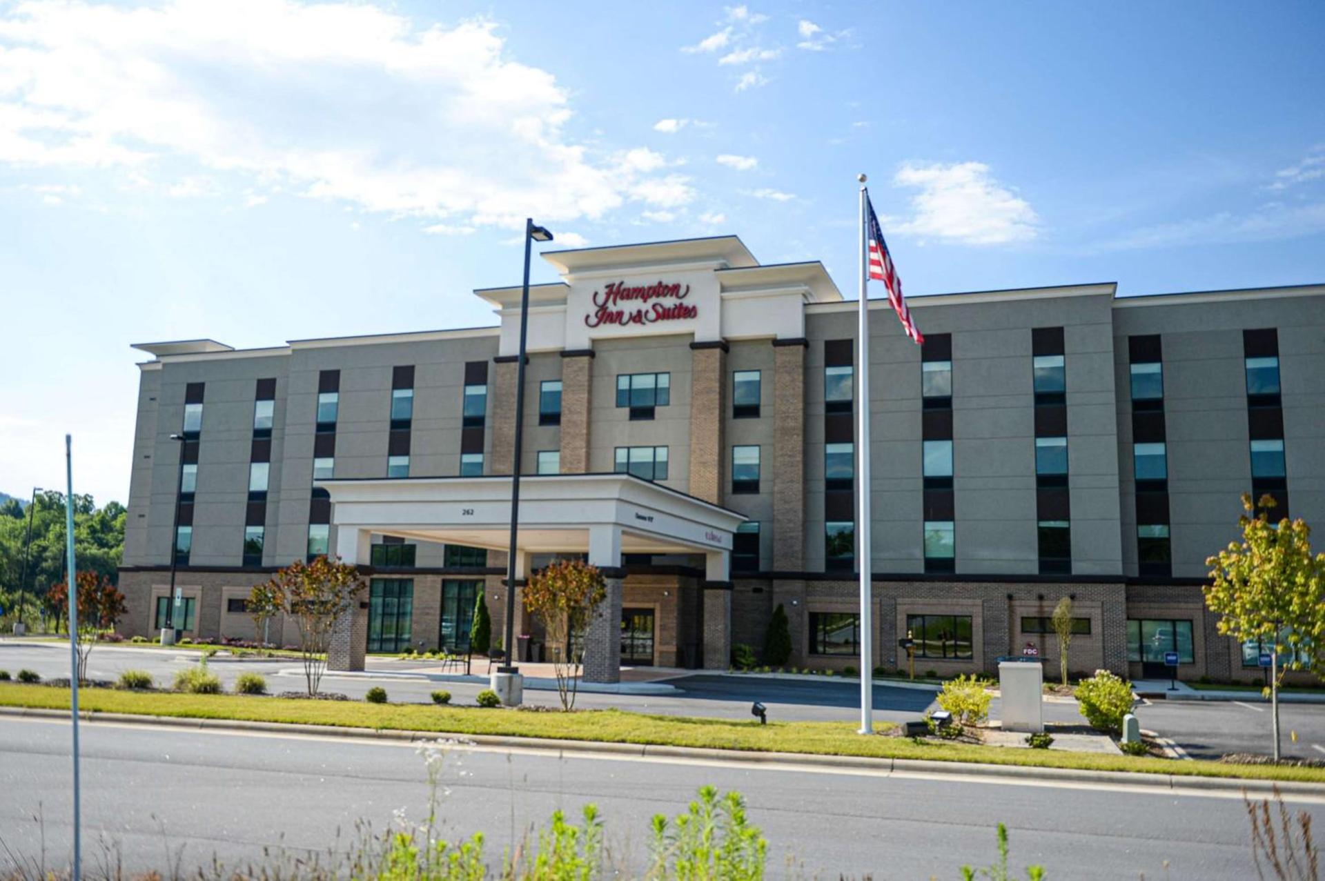 Hampton Inn & Suites Lenoir, NC photo 2