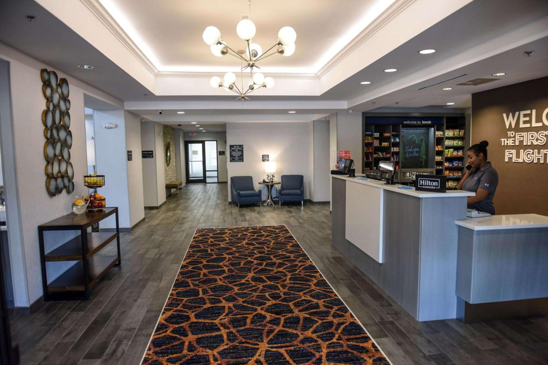 Hampton Inn & Suites Lenoir, NC photo 10