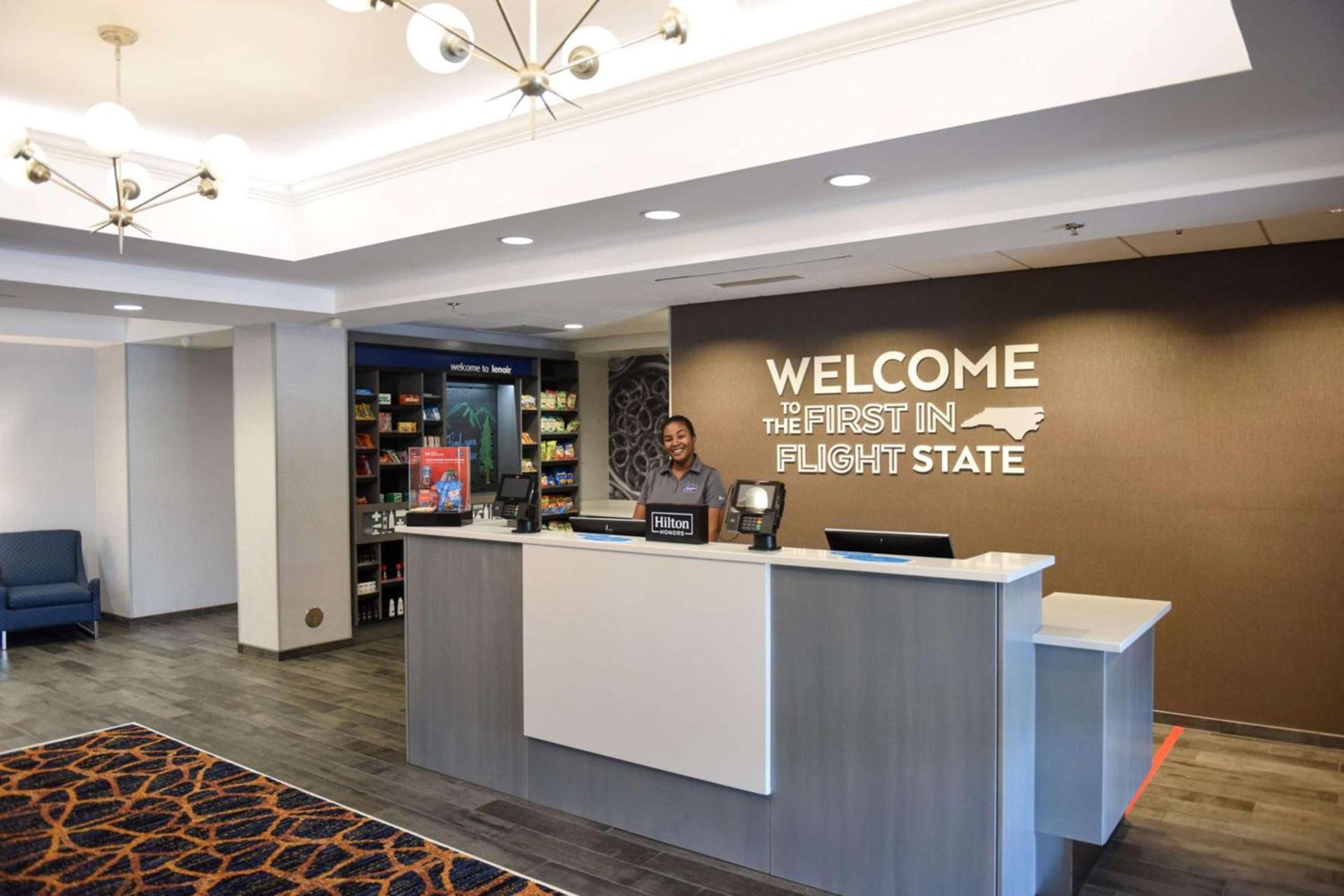 Hampton Inn & Suites Lenoir, NC photo 9