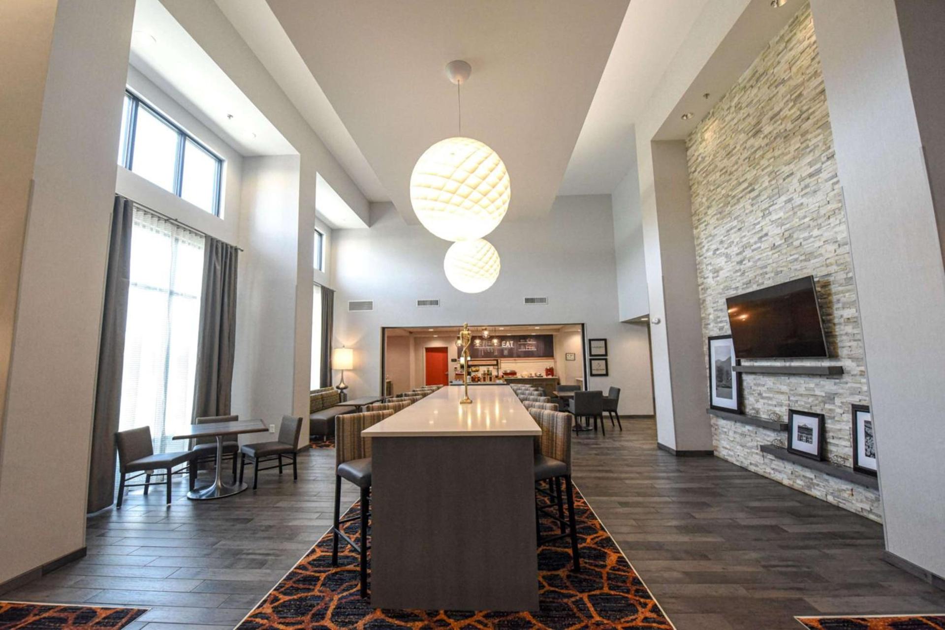 Hampton Inn & Suites Lenoir, NC photo 12