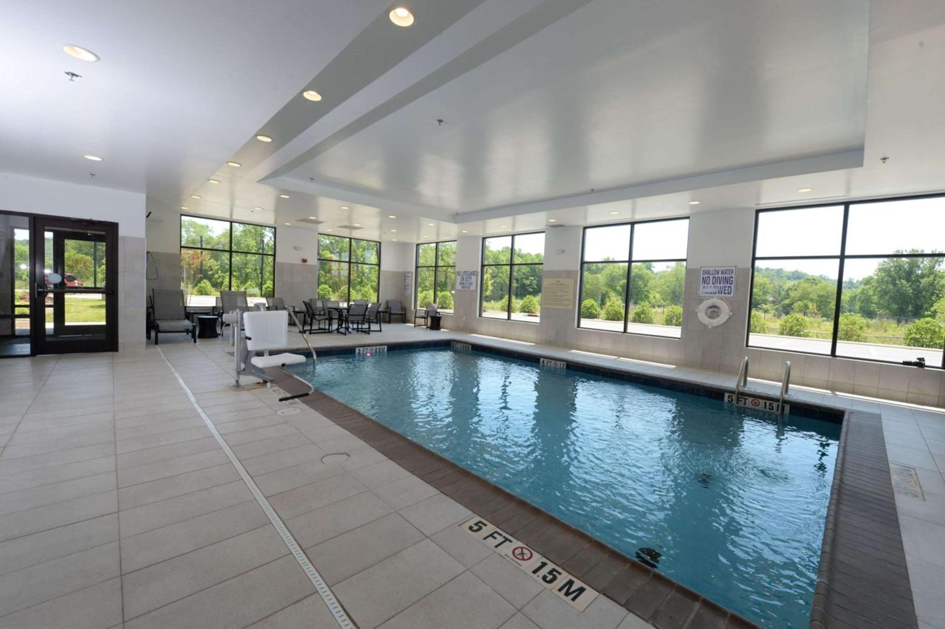 Hampton Inn & Suites Lenoir, NC photo 14