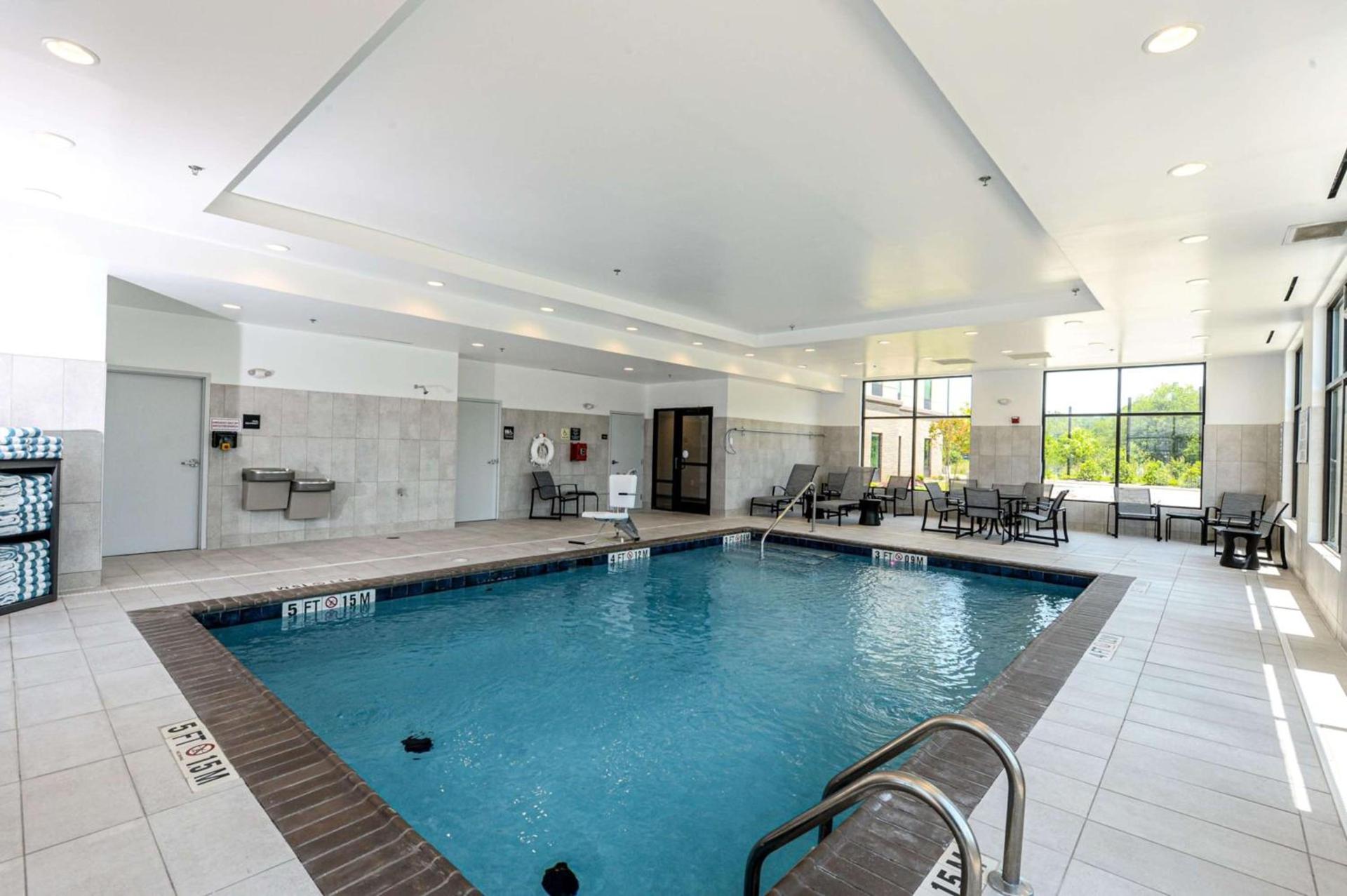 Hampton Inn & Suites Lenoir, NC photo 15