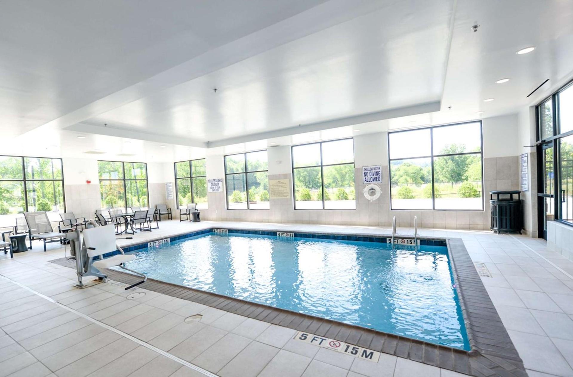 Hampton Inn & Suites Lenoir, NC photo 16