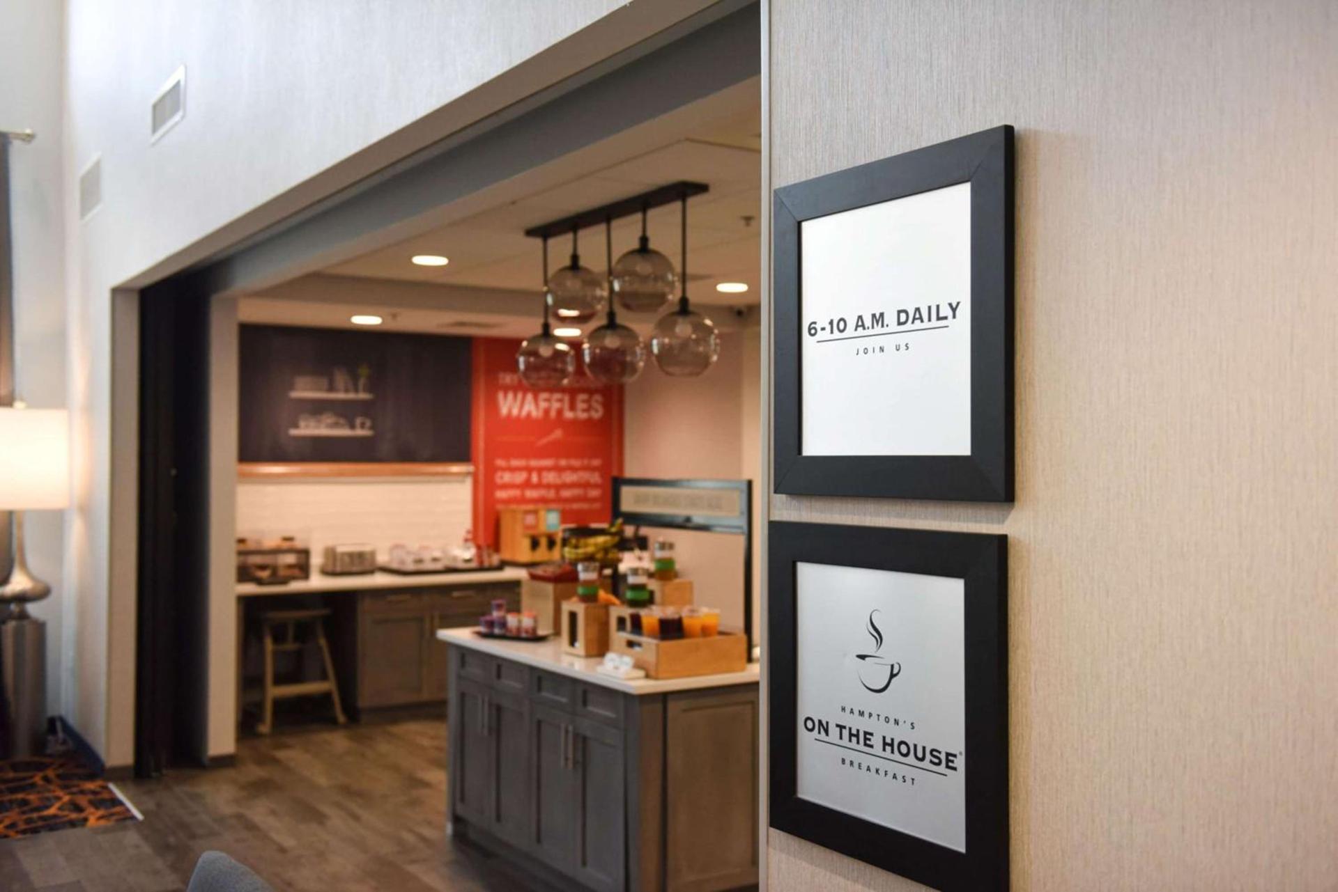 Hampton Inn & Suites Lenoir, NC photo 26