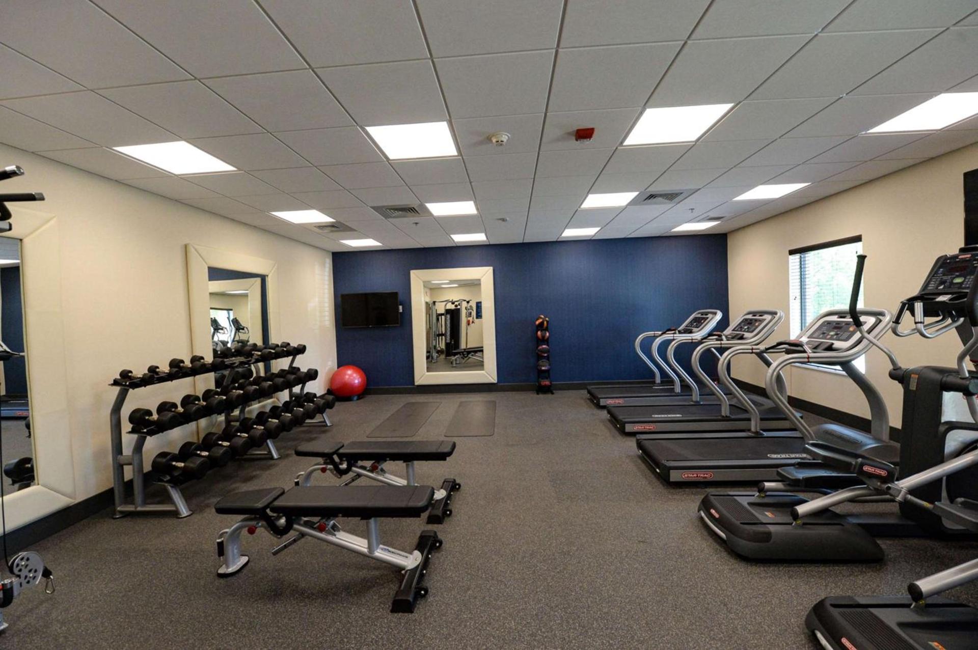 Hampton Inn & Suites Lenoir, NC photo 28