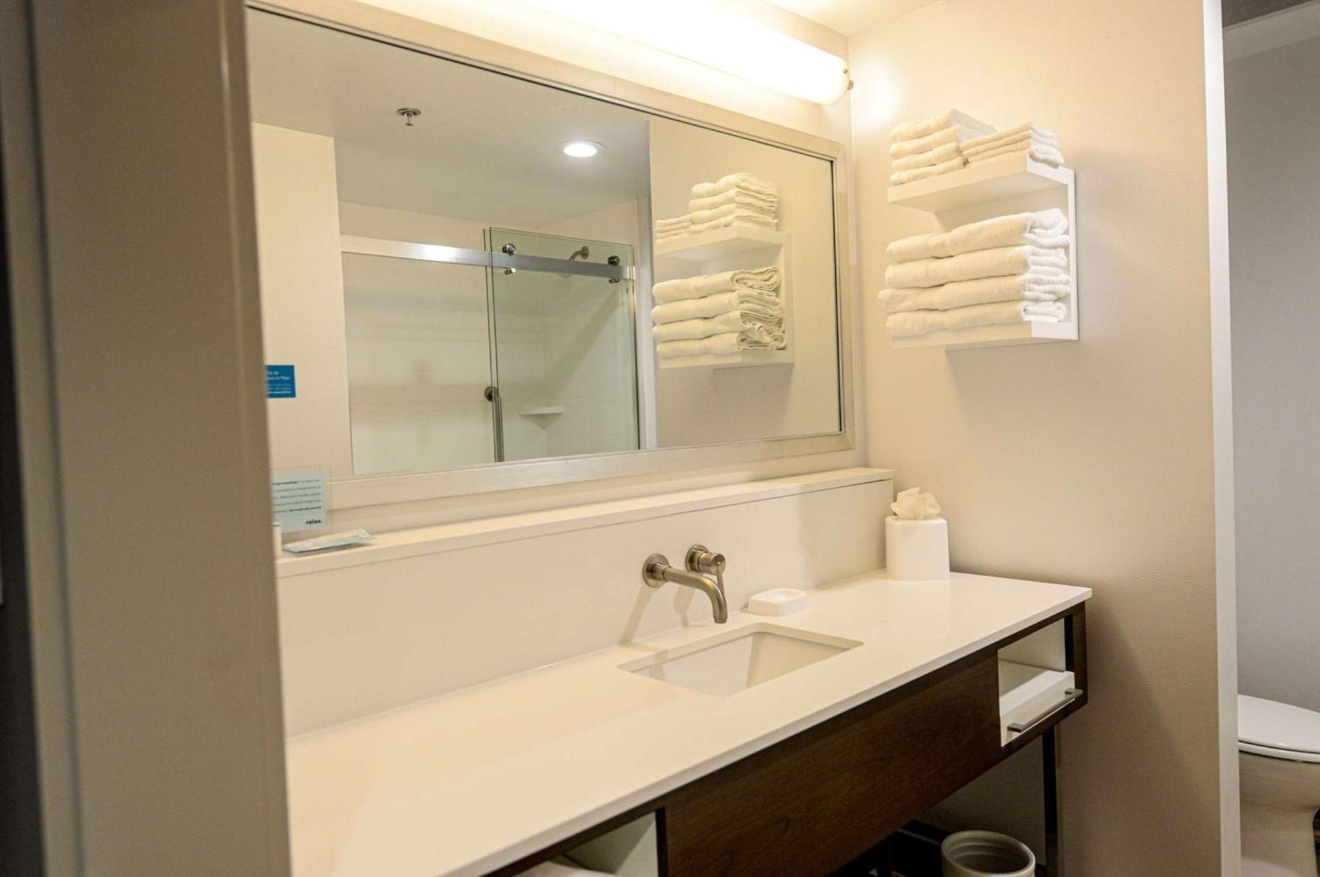 Hampton Inn & Suites Lenoir, NC photo 34