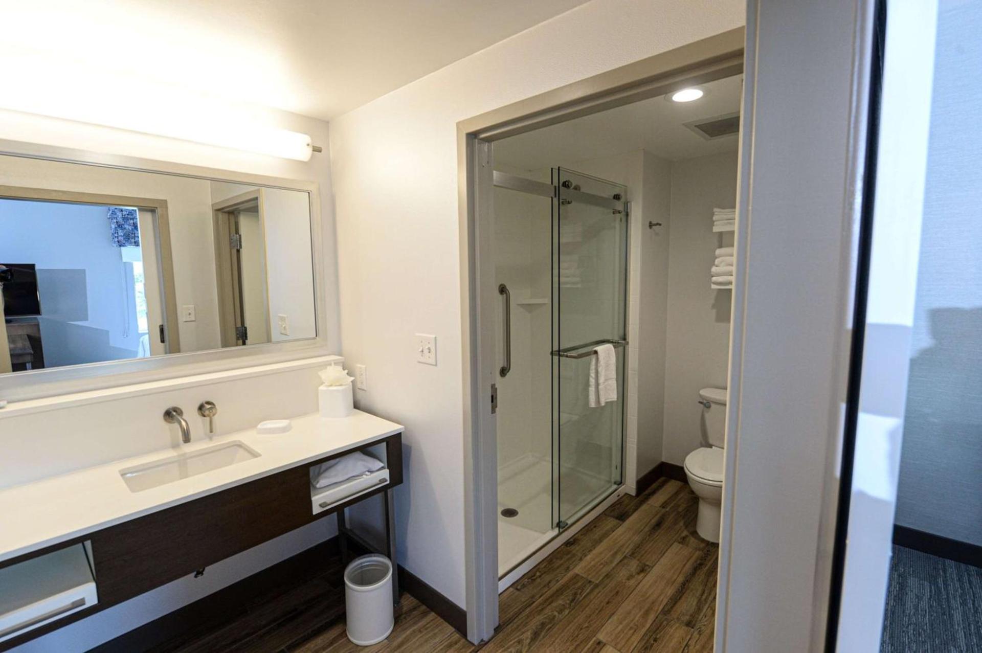 Hampton Inn & Suites Lenoir, NC photo 35