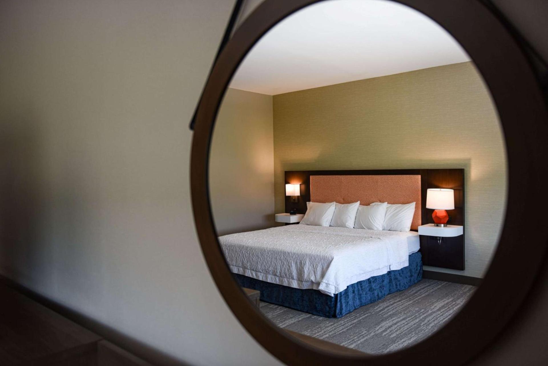 Hampton Inn & Suites Lenoir, NC photo 40