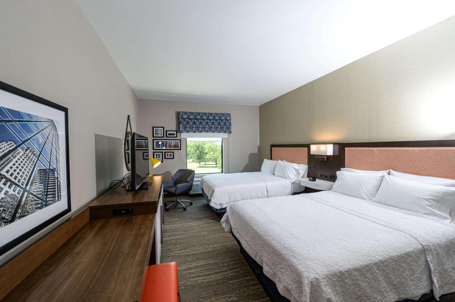Hampton Inn & Suites Lenoir, NC photo 41