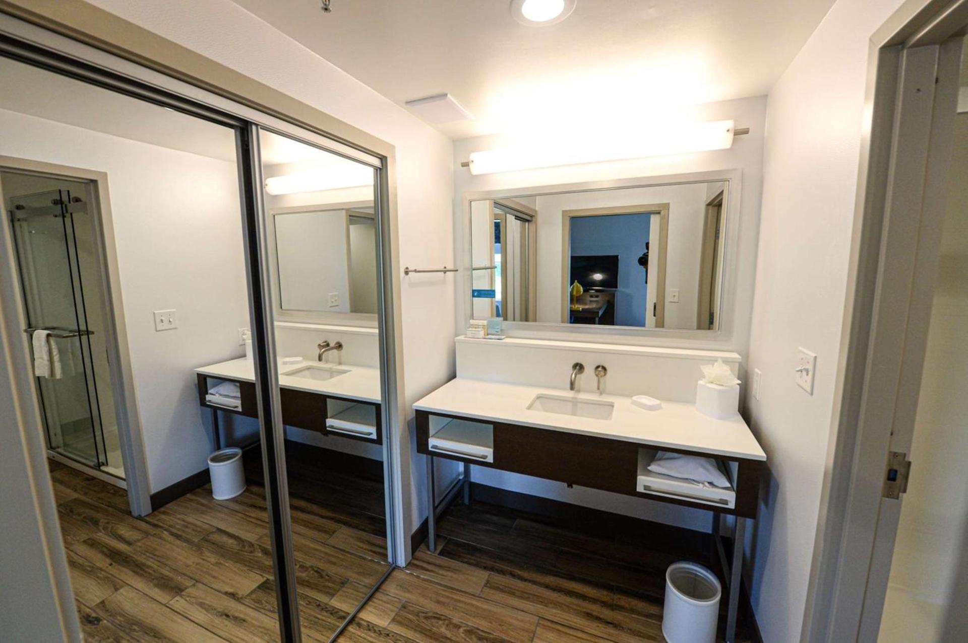 Hampton Inn & Suites Lenoir, NC photo 45