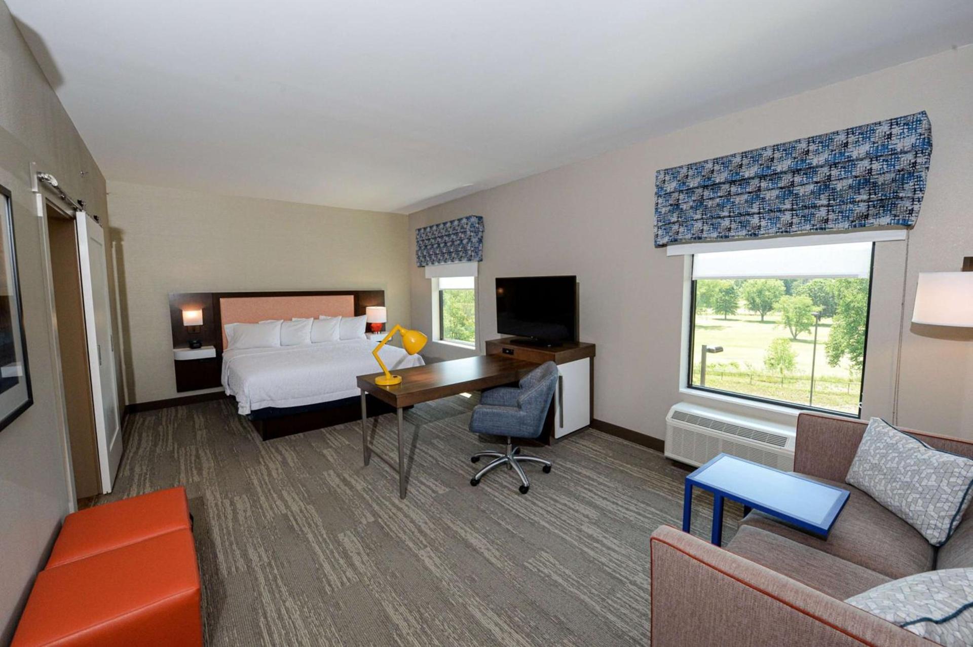 Hampton Inn & Suites Lenoir, NC photo 46